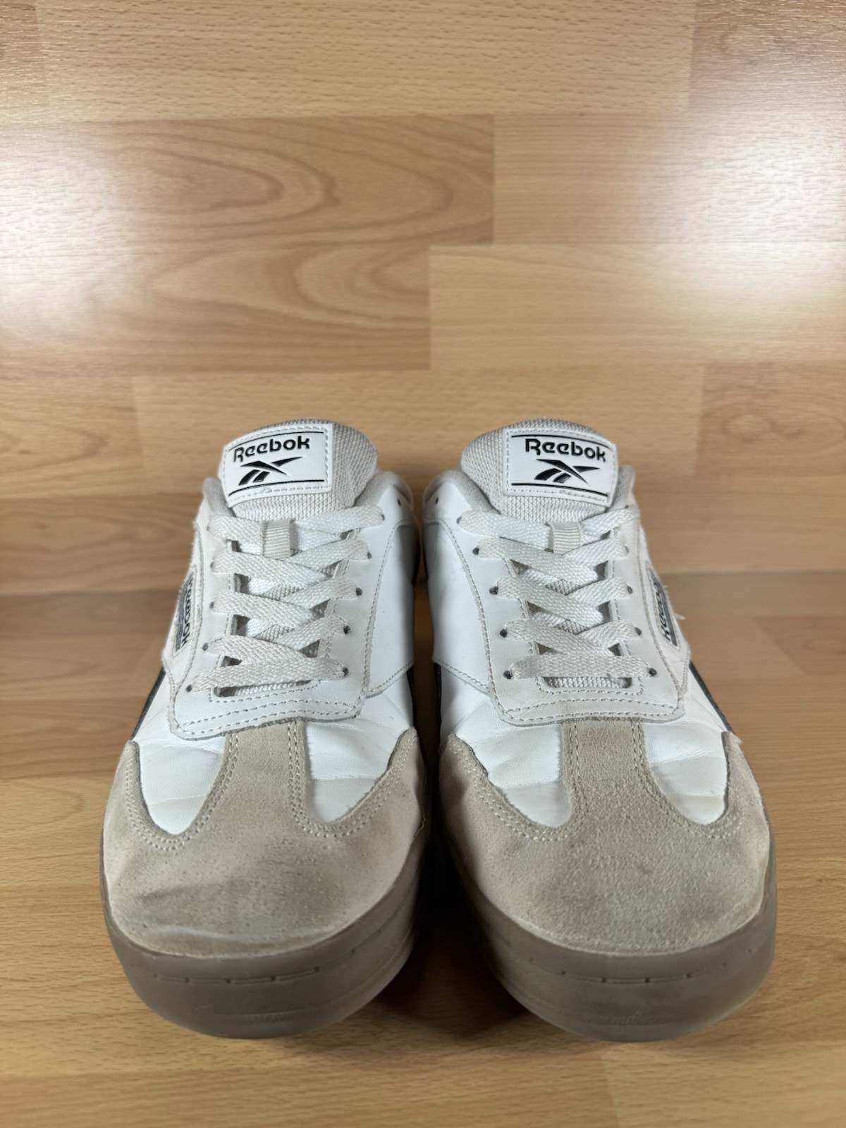 Reebok Galaxy Retro Gum Sole Sneakers White Black Womens Size 9