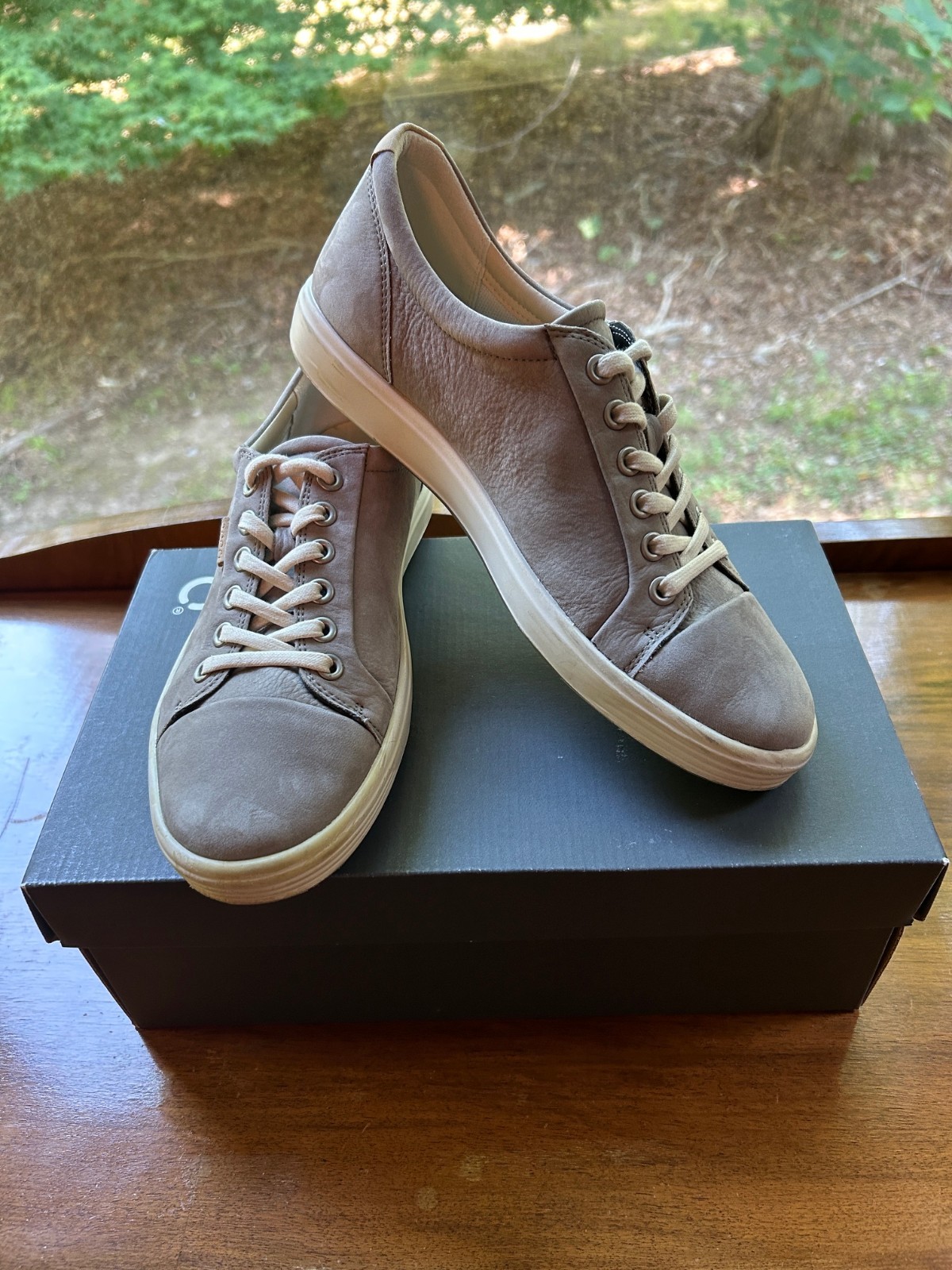 Ecco Soft Nubuck Leather Lace-Up Sneaker Warm Grey EU38 . US 7-7.5. VGUC!