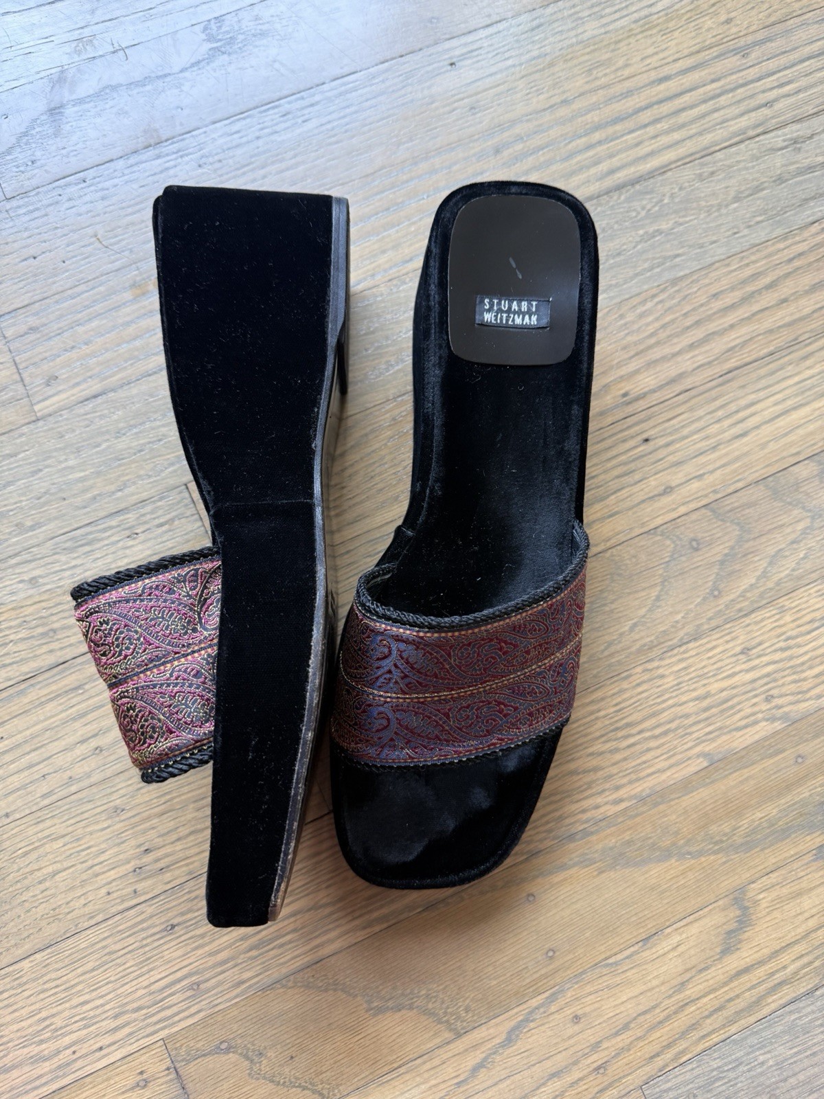 Stuart Weitzman Black Red Paisley Velvet Textile Upper Slides Sandals sz 10
