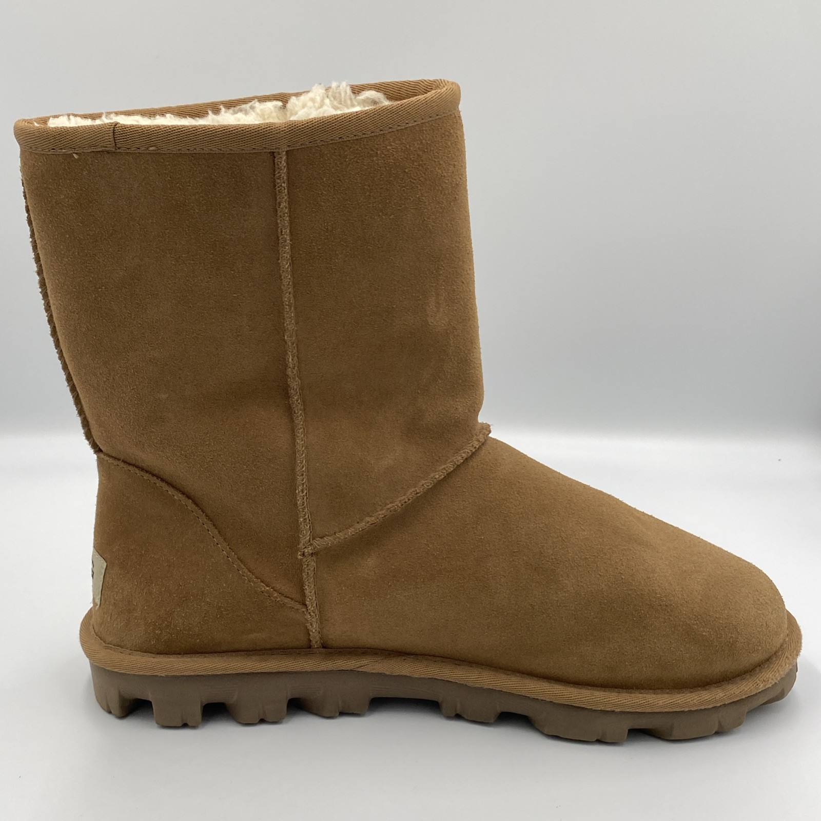 UGG Classic Short Rugged Women’s 9 Chestnut Suede Winter Boots Lug Sole 1115032
