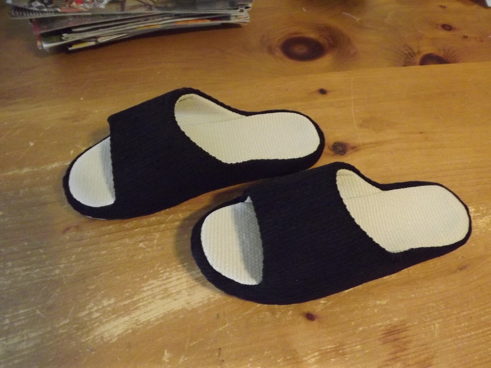 NEW Love Me BLACK house SLIPPERS SIZE 36-37 (us 6-7) NWOT