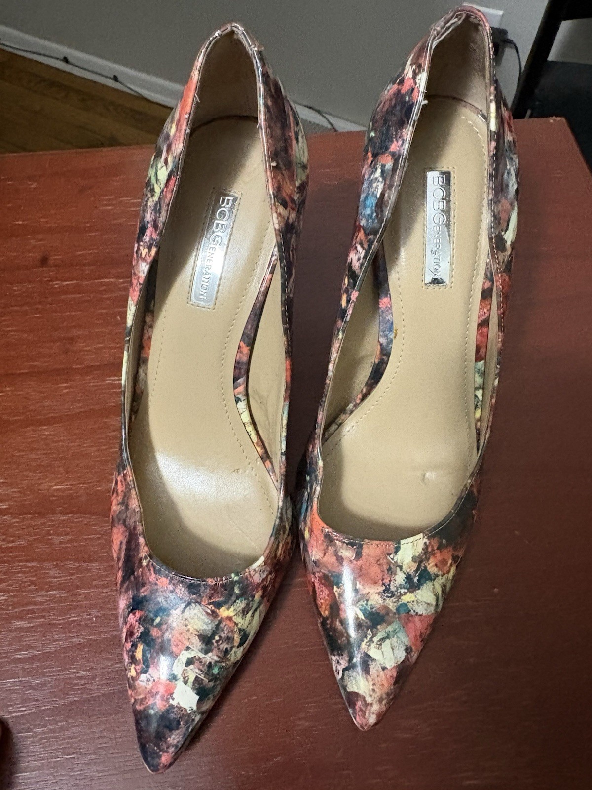 BCBGeneration Women’s Stiletto Heel Size 8.5 Floral Print Pointed Toe
