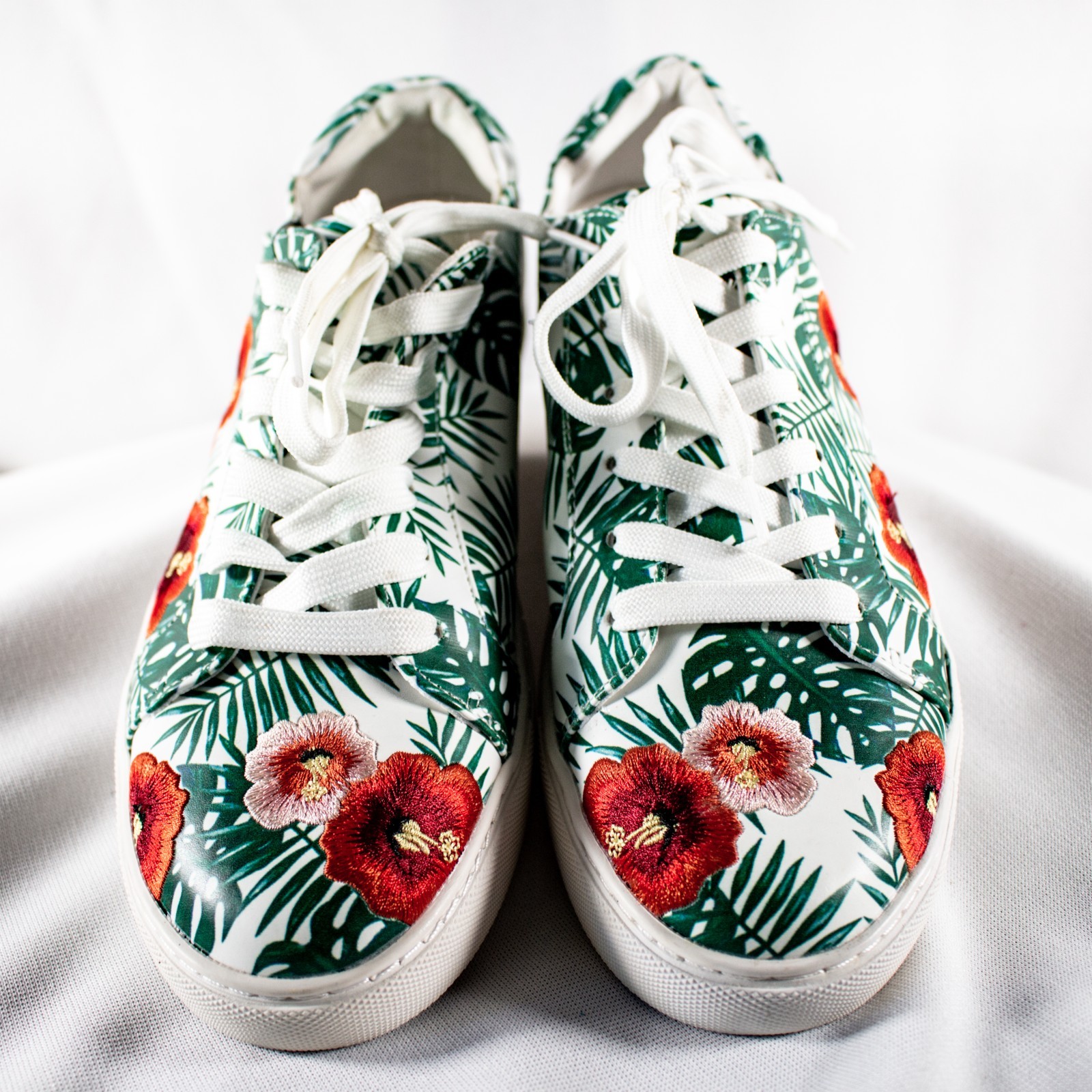 KENNETH COLE Kam Palm New Floral Lace Up Women Sneaker Size 8.5M