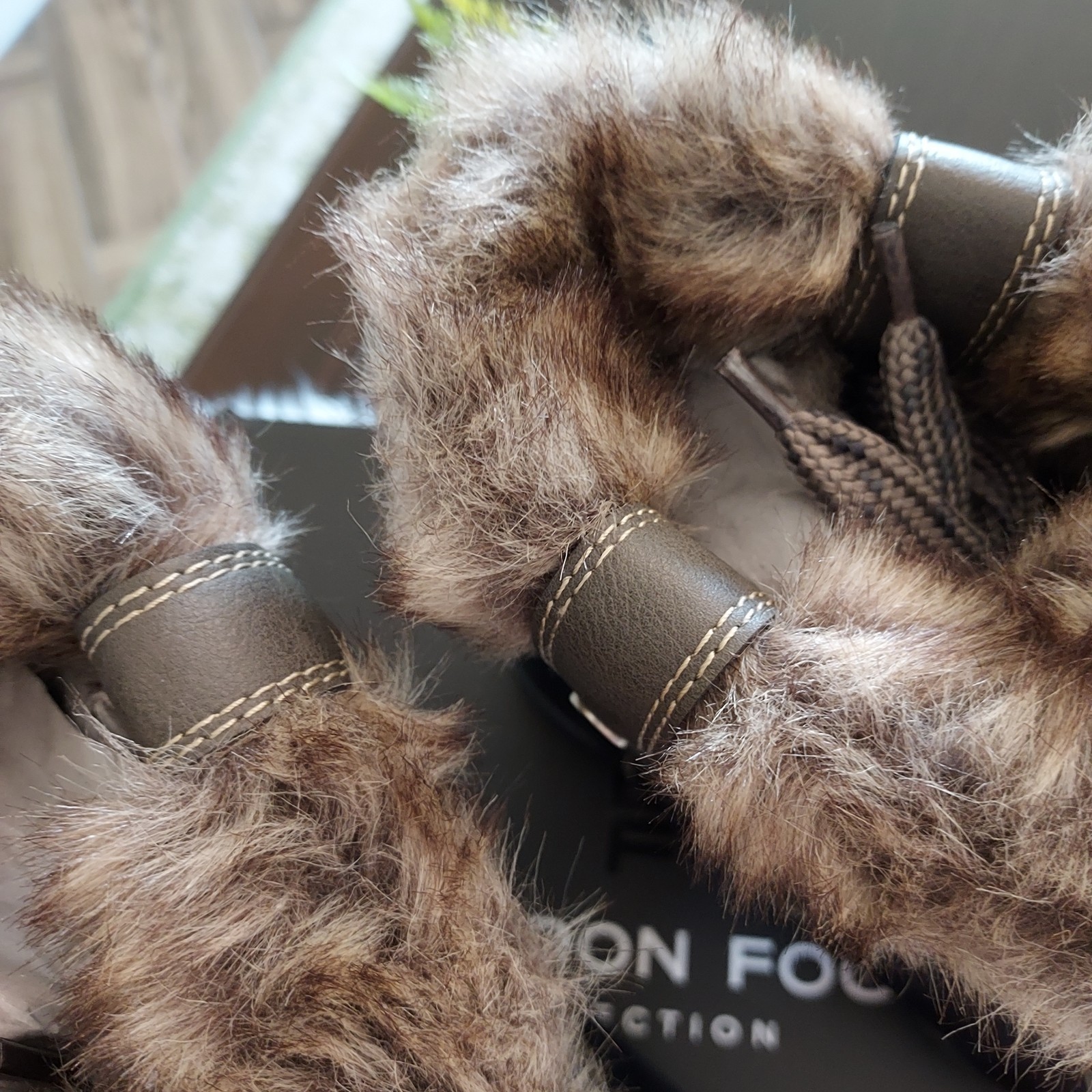 London Fog LFW-MILLY Faux Fur Water Resistant Lace Up Winter Boots Black 10M NWB