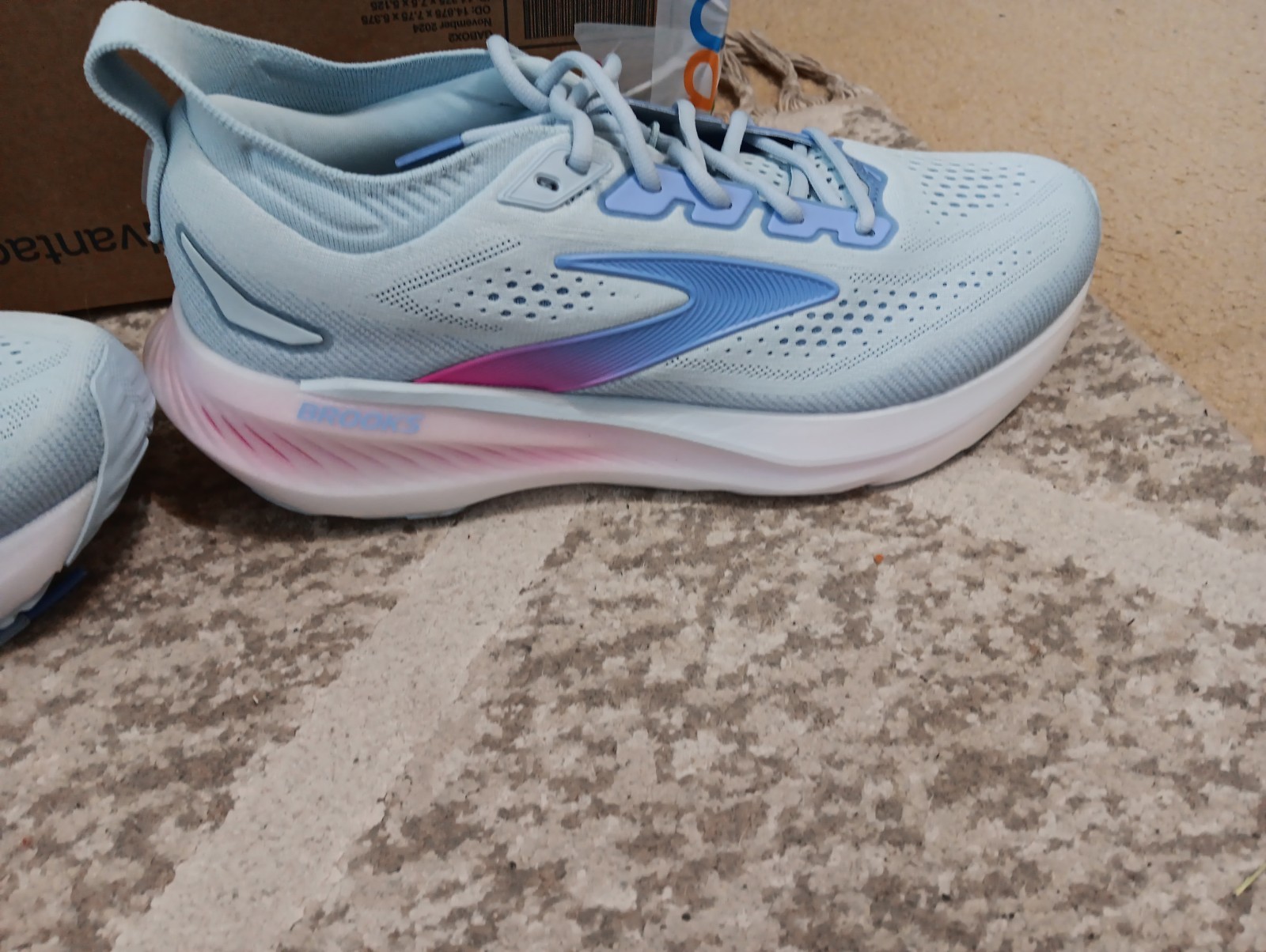 Brooks Womens GLYCERIN 23 Skyway Blazing Bell Pink Size 11B Medium 1204651b475