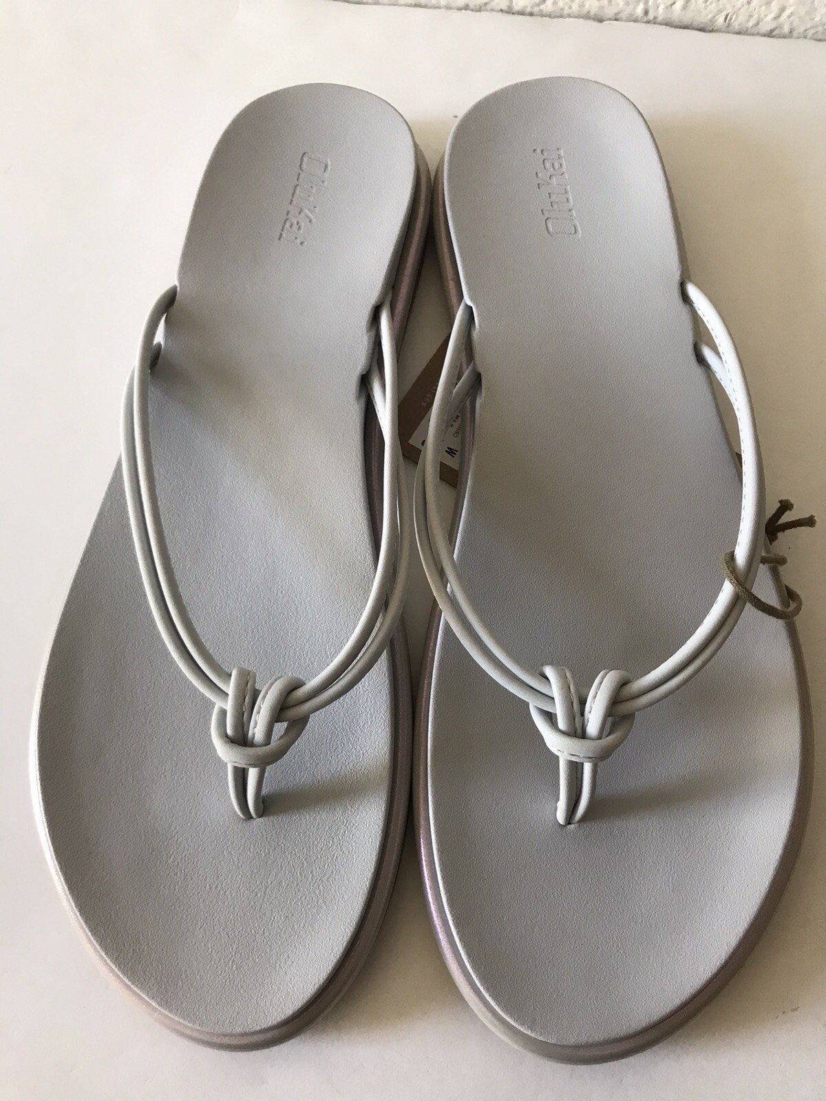 OLUKAI IRIDESCENT/VAPOR ‘AKA KNOTTED STRAPS BEACH/POOL FLIP FLOP SANDALS 10 NWT