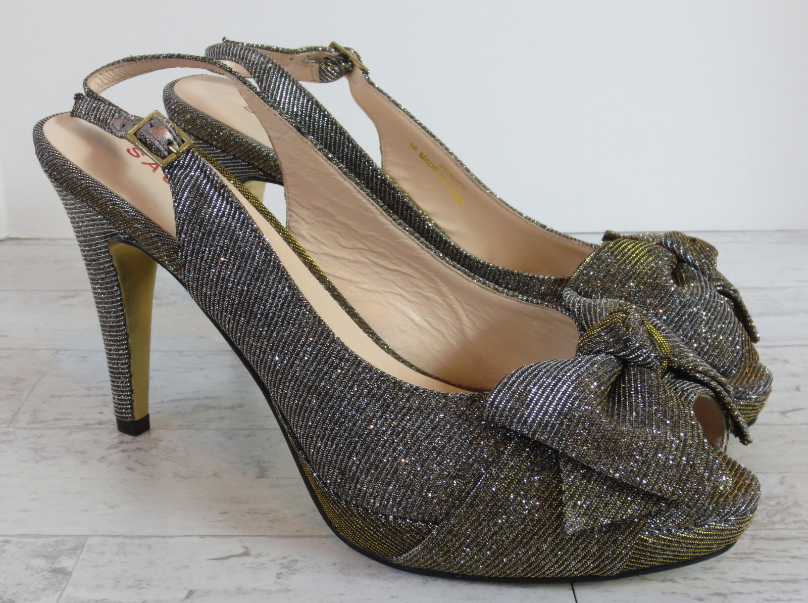 Sacha London Beauty Stilleto Heels Womens Sz 10 Metallic Iridescent Peep Toe Bow