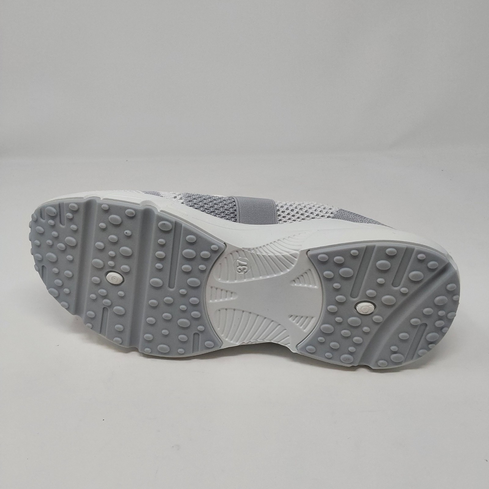 Womens White Gray Knit Slip On Sneakers Chain Accent Shoes EU 37 US 6.5