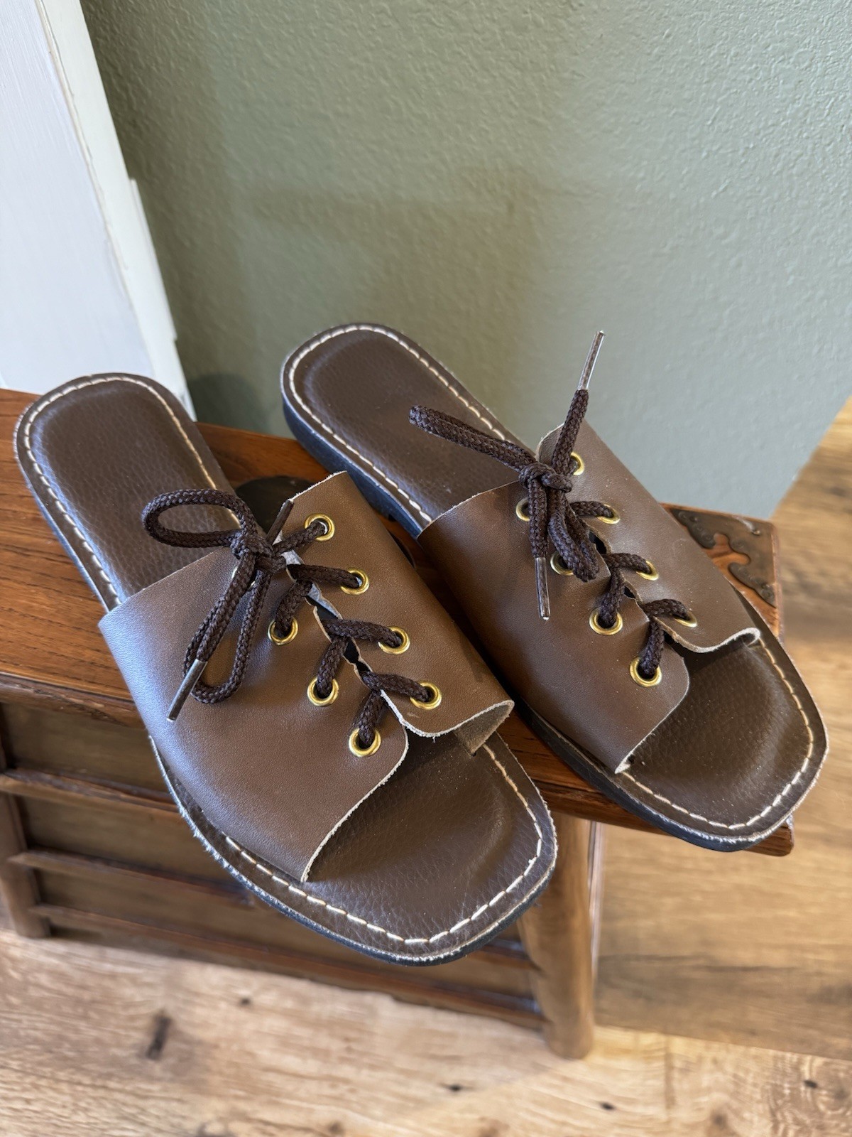 RARE Kino Made in Key West Brown Lace Up Slip On Sandals Gold Eyelets Size 7.5?