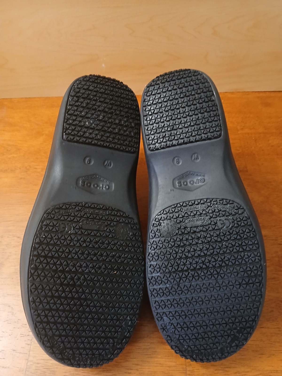 Crocs Dual Comfort Neria Pro II Graphics Tie Dye Size 9 Slip Resistant Clog
