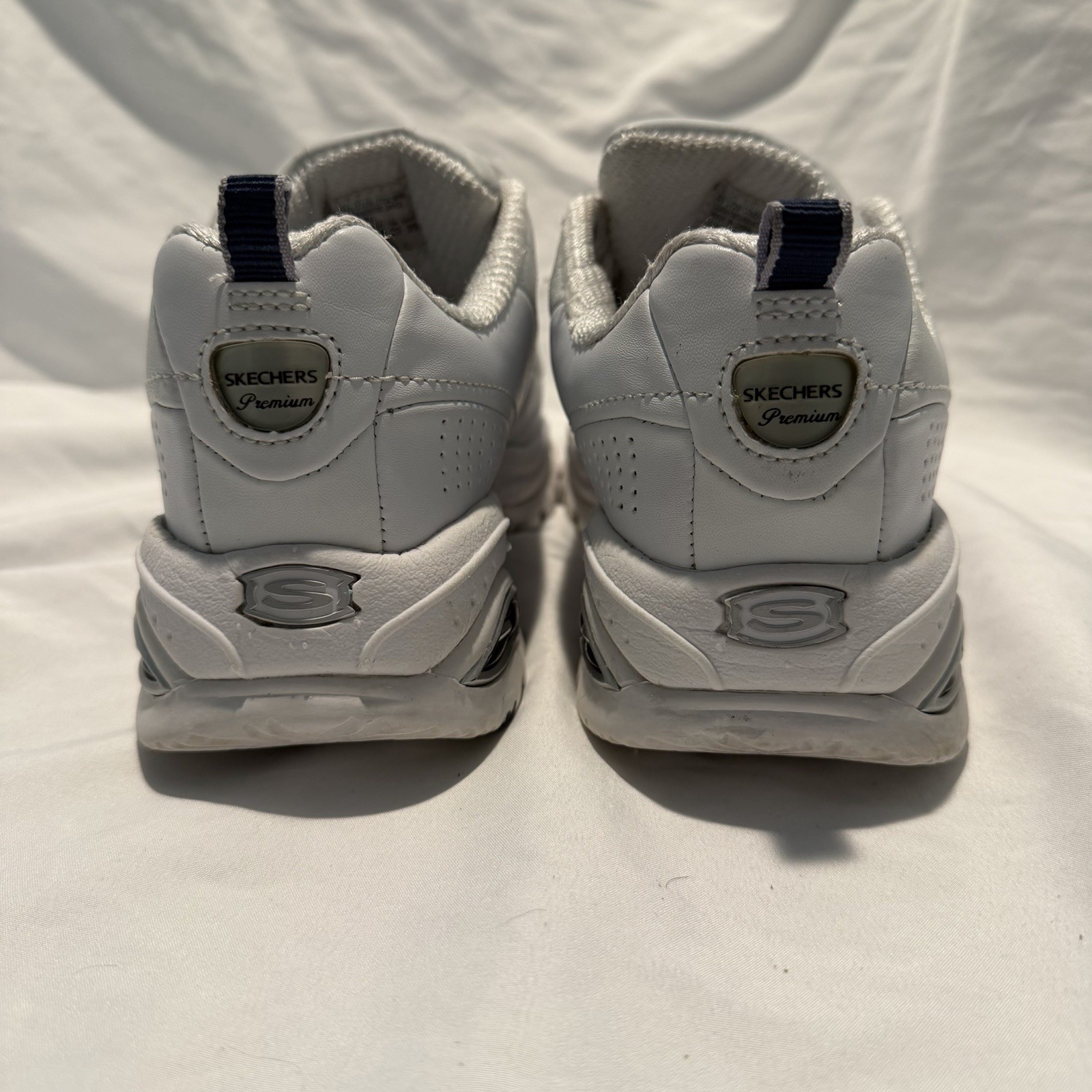SKECHERS White Leather Lace Up Sneakers Logo Accent Low Top