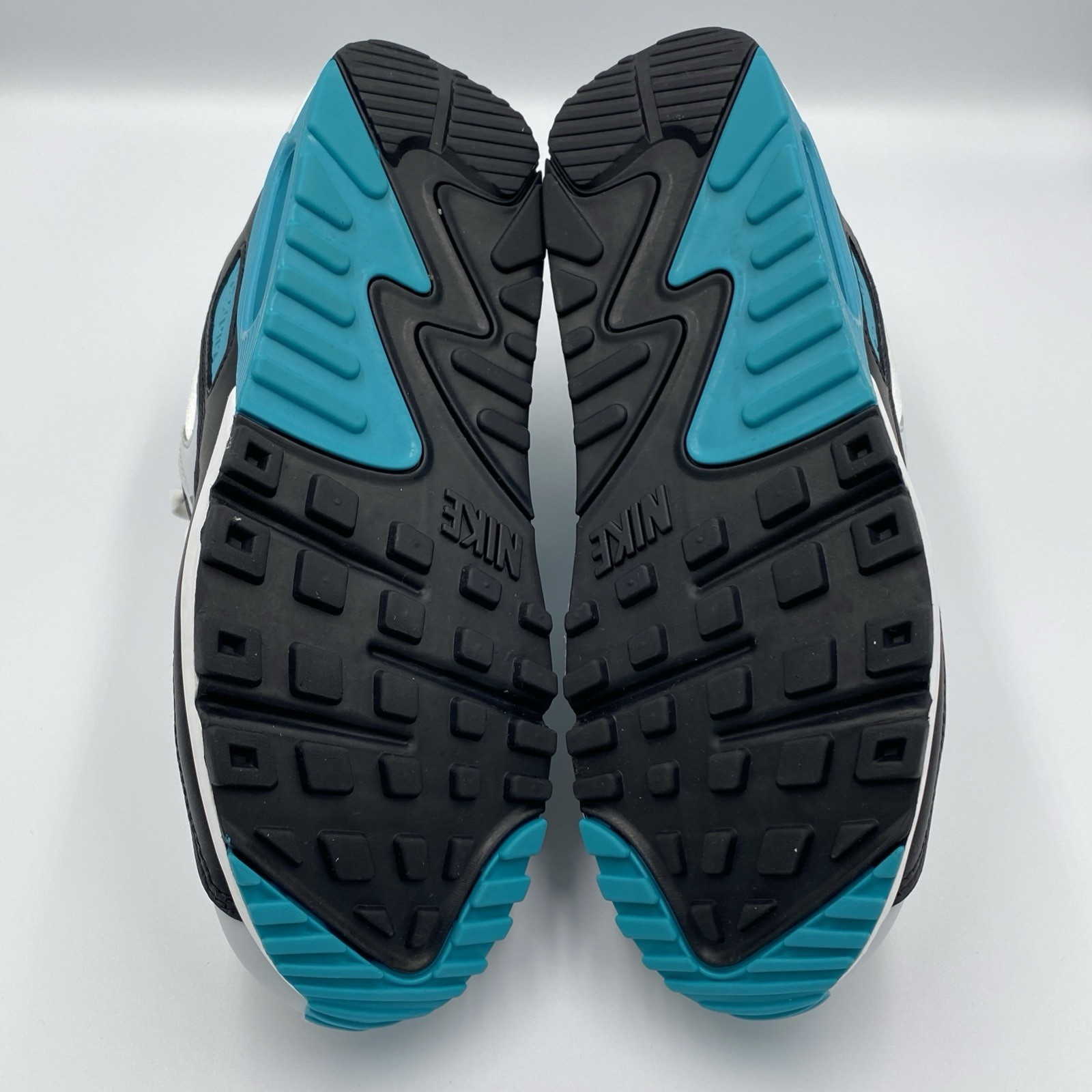 Nike Air Max 90 White Teal Nebula Black Cool Gray Men’s Size 11 Shoes FB8570-101
