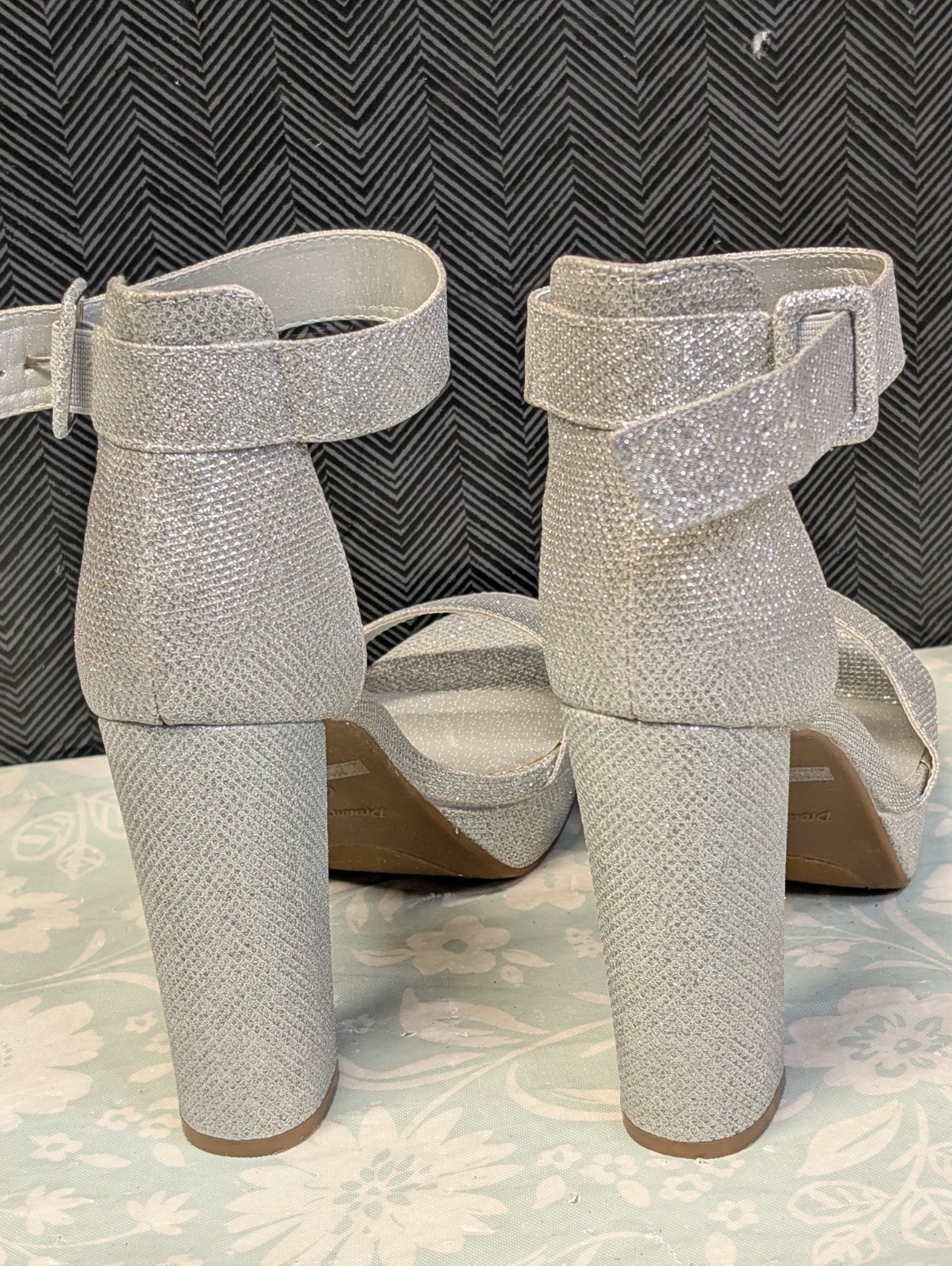 Dream Pairs Very Sparkly Silver 3″ High Heel Sandals Size 9.5 Heels 3.25″ Wide