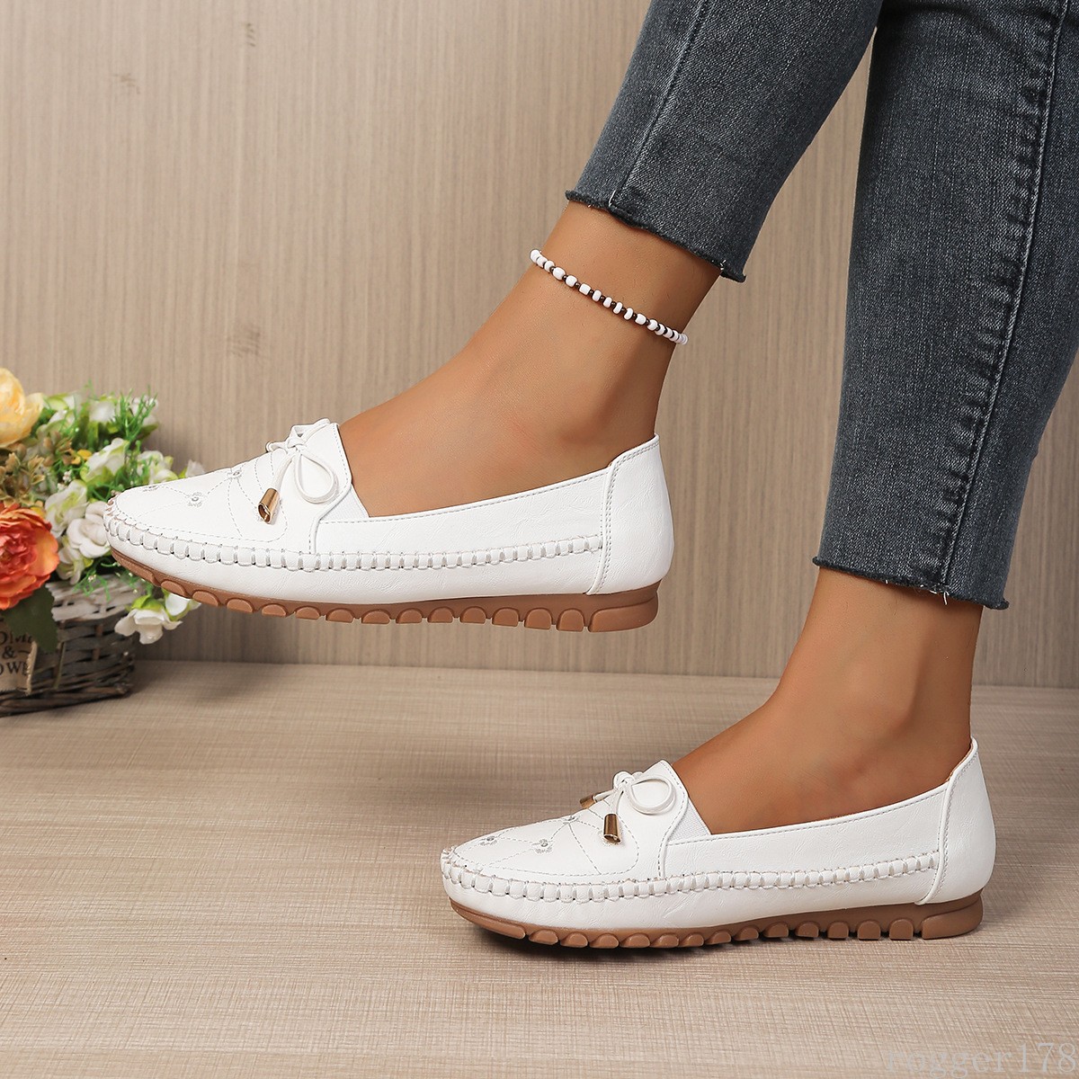 Womens Bow Accent Loafers Slip-On Casual Flat Driving Shoes for Daily Wear