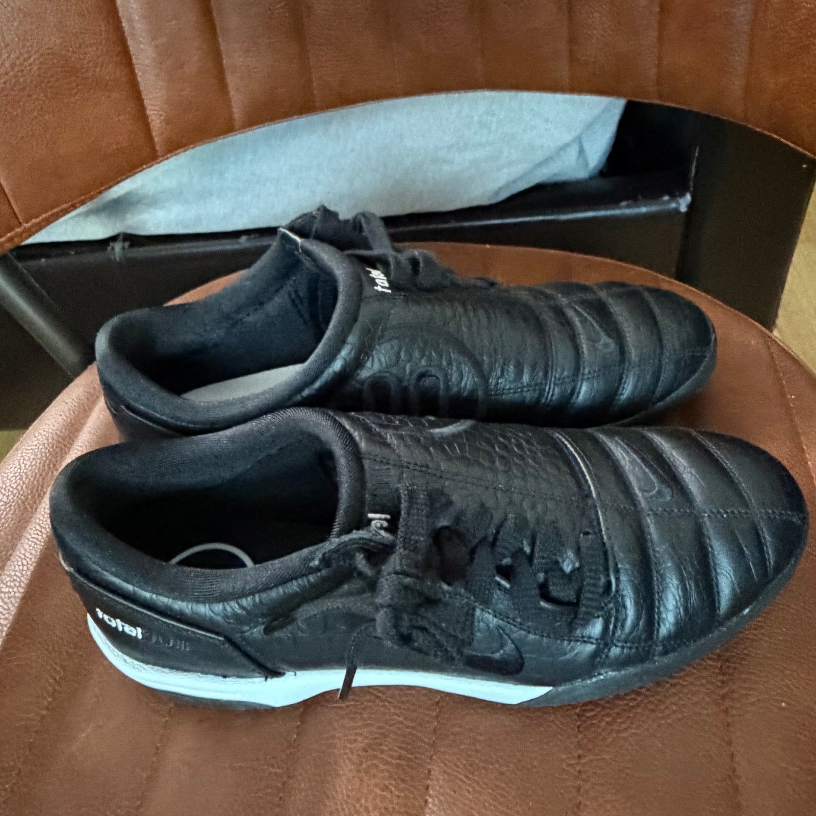 Nike T90 Total 90 Indoor Soccer Shoes Black White IF3947-001 Mens 9 Womens 10.5