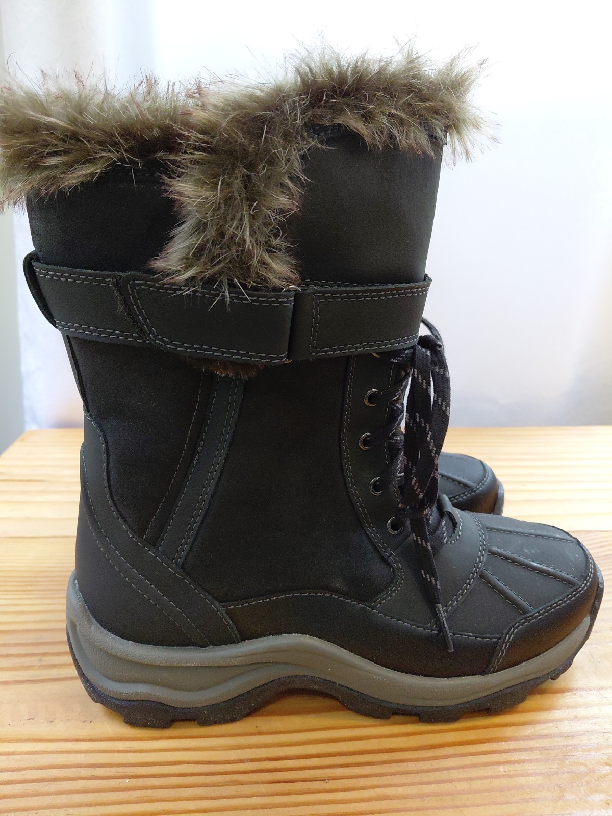 Clarks Mazlyn West Water Resistant Black Leather Fur Winter Boots Size 6.5 New
