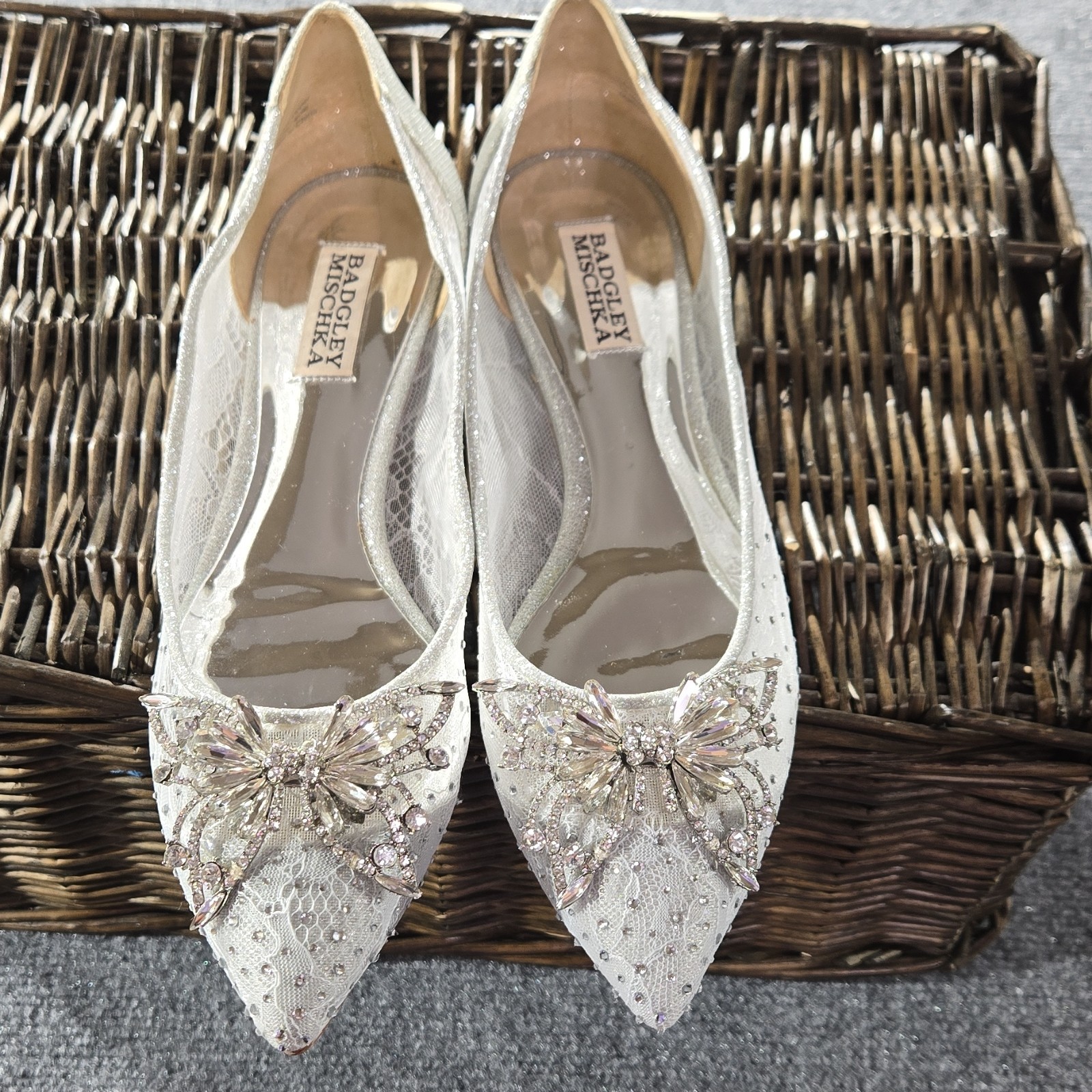 Badgley Mischka Silver Lace Embellished Crystal Rhinestone Beaded Flats Size 8.5