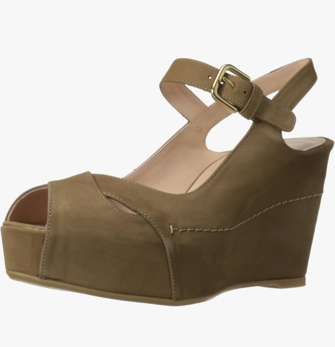 NWB Stuart Weitzman Turnover Slingback Beige Size 8