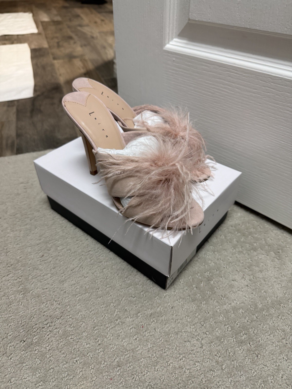 LEITH WOMEN HEELS 6.5 LTEDGE-LEA BLUSH SUEDE – BRAND NEW NEVER WORN