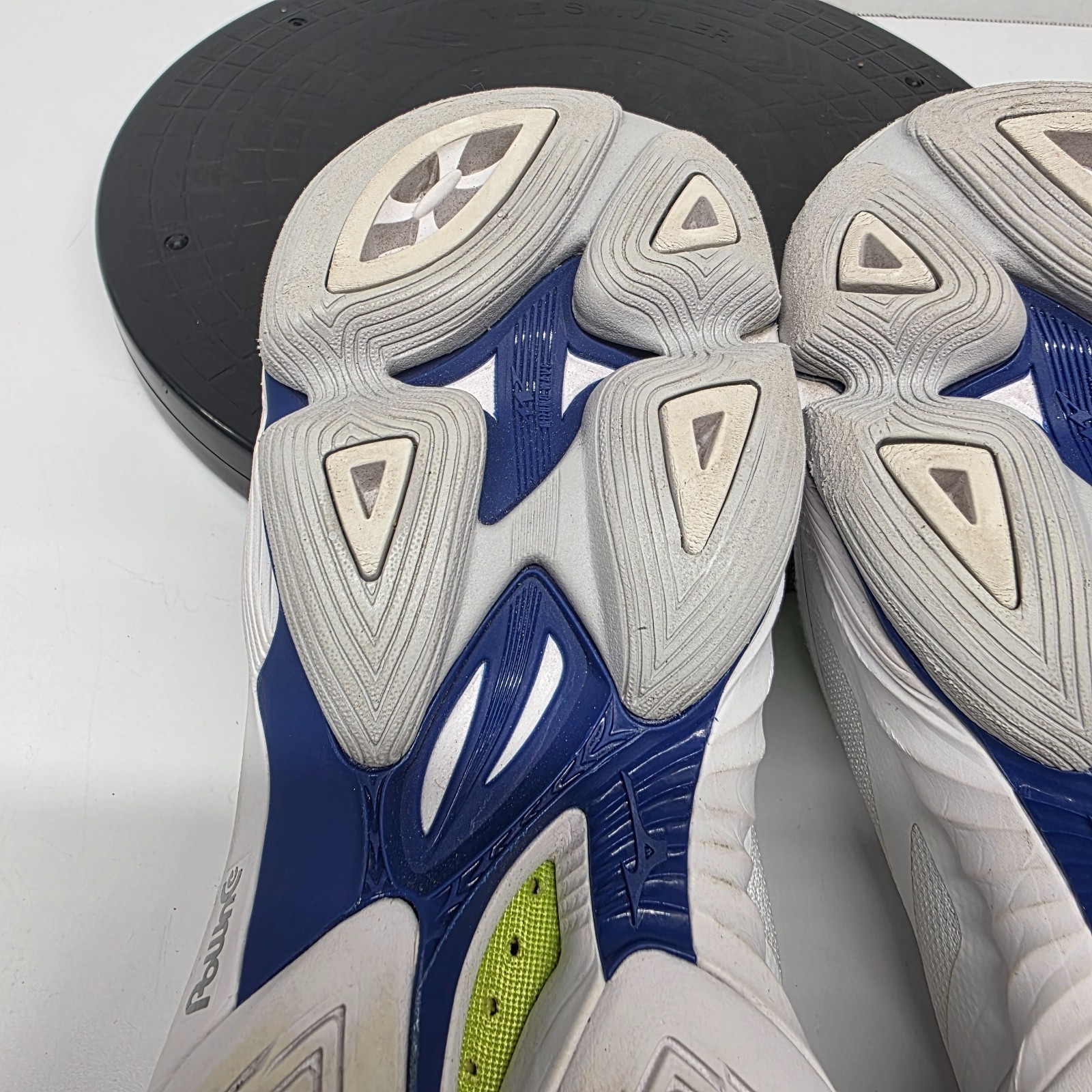 Mizuno Volleyball Shoes Women’s Sz 8 White Blue Wave Lightning Z6 Gym Indoor