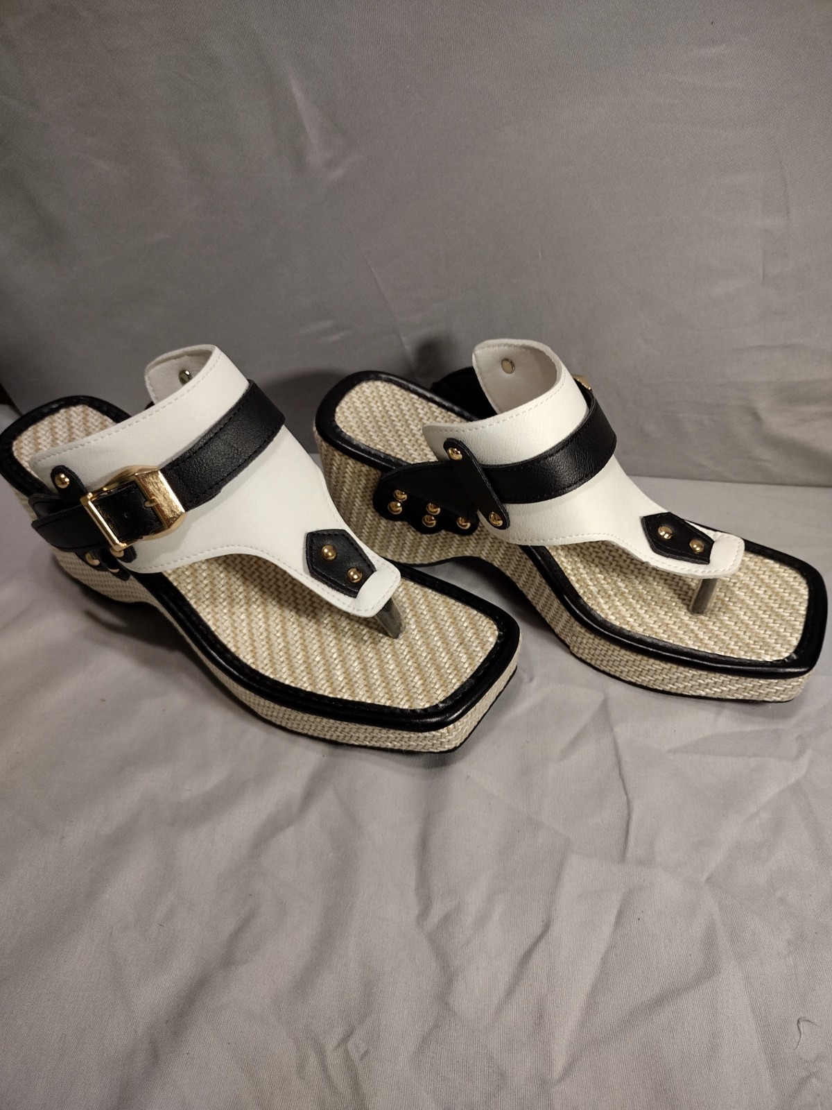 Women’s Wedge Thong Sandals Buckle Studded Adjustable Strap Black/White 6.5