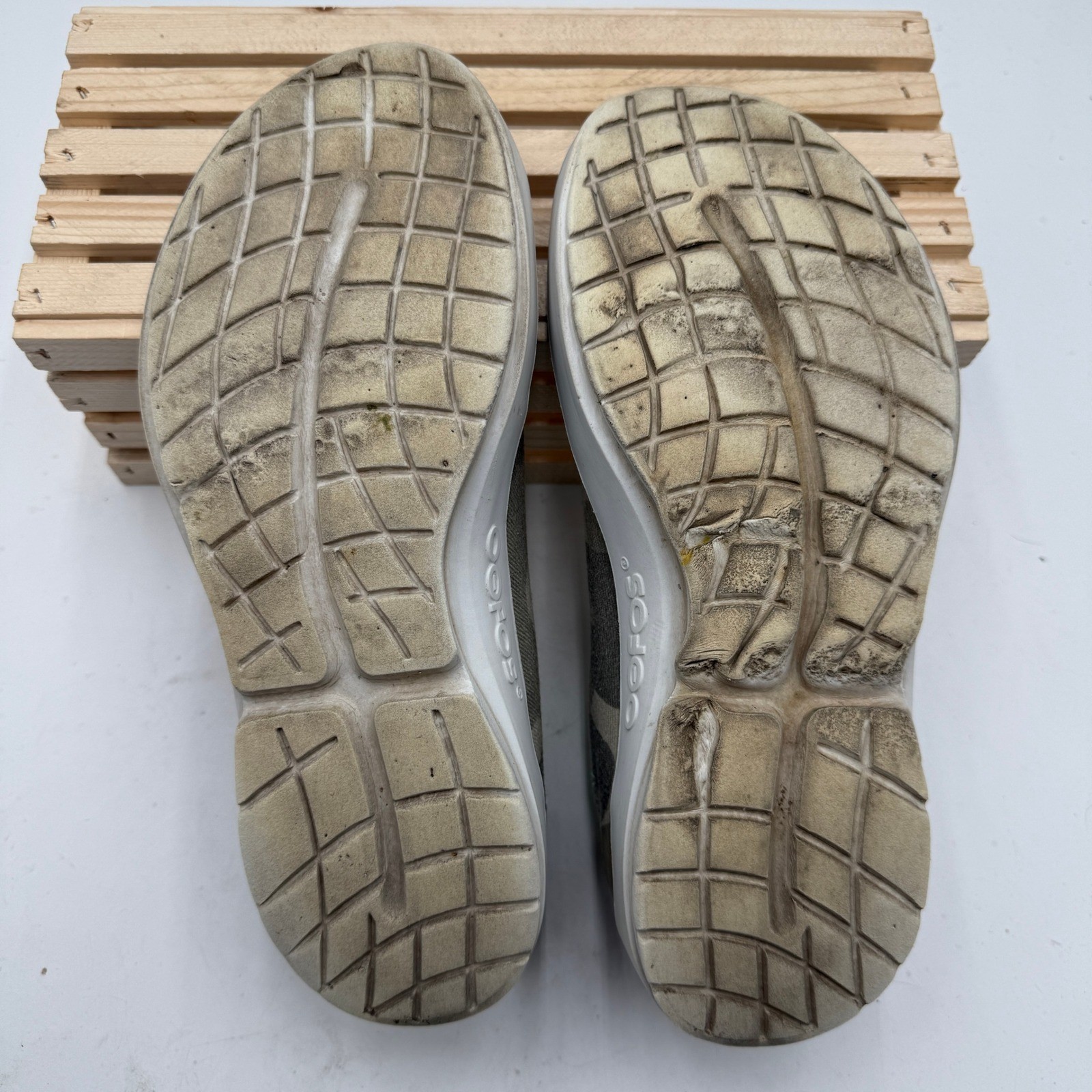 OOFOS OOmg EeZee Low Shoes Women’s Camo Slip On Recovery Sneakers Size 11
