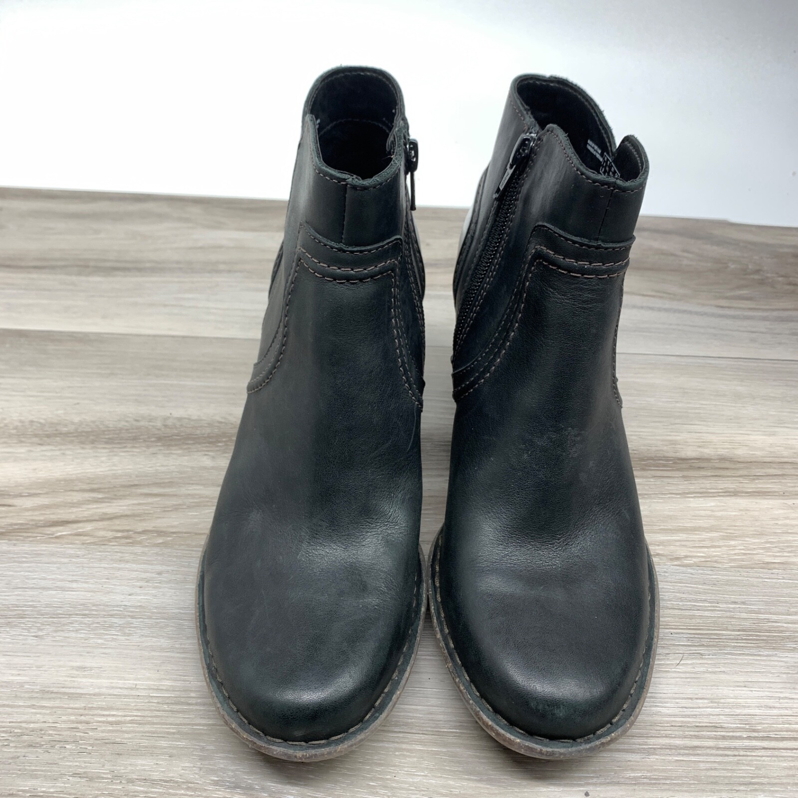 Clarks Carleta Paris Ankle Boot Side Zip Women 8.5 M Black Leather Heeled Bootie