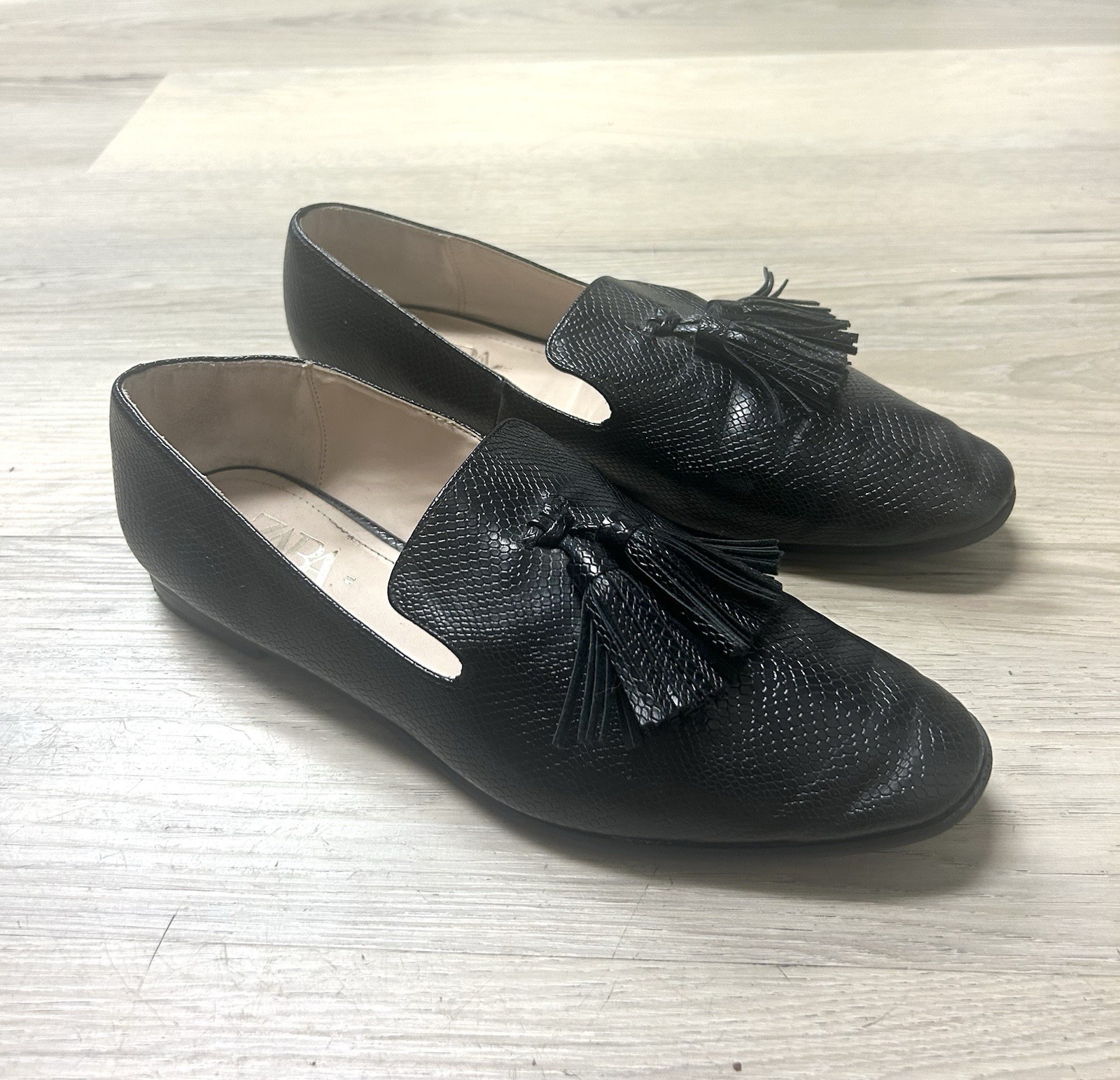 Zara Tassel Loafers Women Sz 10 EU 41 Black Pebbled Slip On Workwear Minimalist