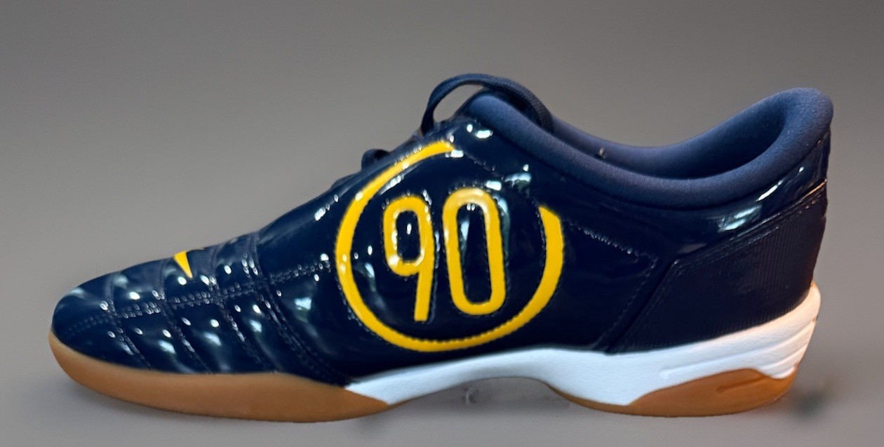 Nike Women’s Total 90 Michigan Midnight Navy Gold Soccer Shoes Size 9.5