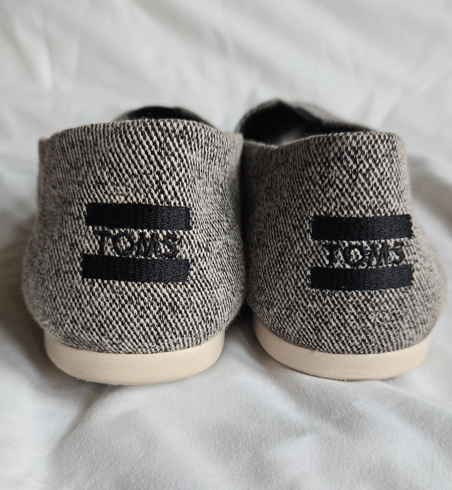 Womens Toms Slip-ons Black and Cream Size 9.5