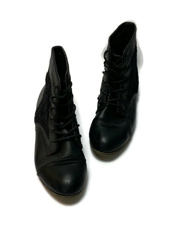 Wild Diva Lounge Black Faux Leather Fabric Lace Up Boots SizE 9 A10