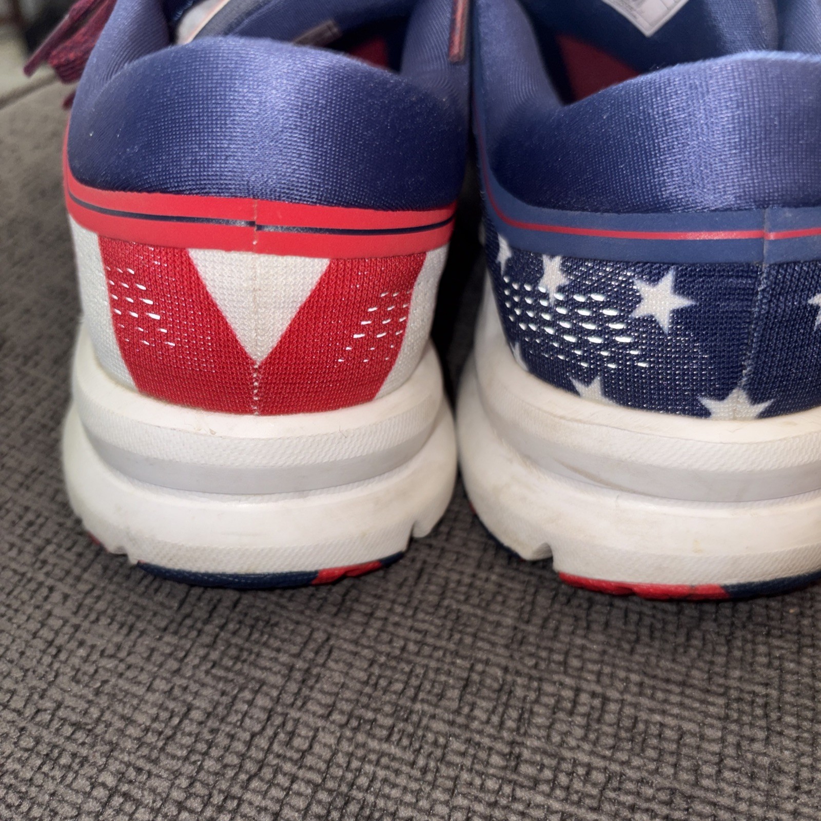 Brooks Launch 5 Blue/Red/White, Size 10, Women’s