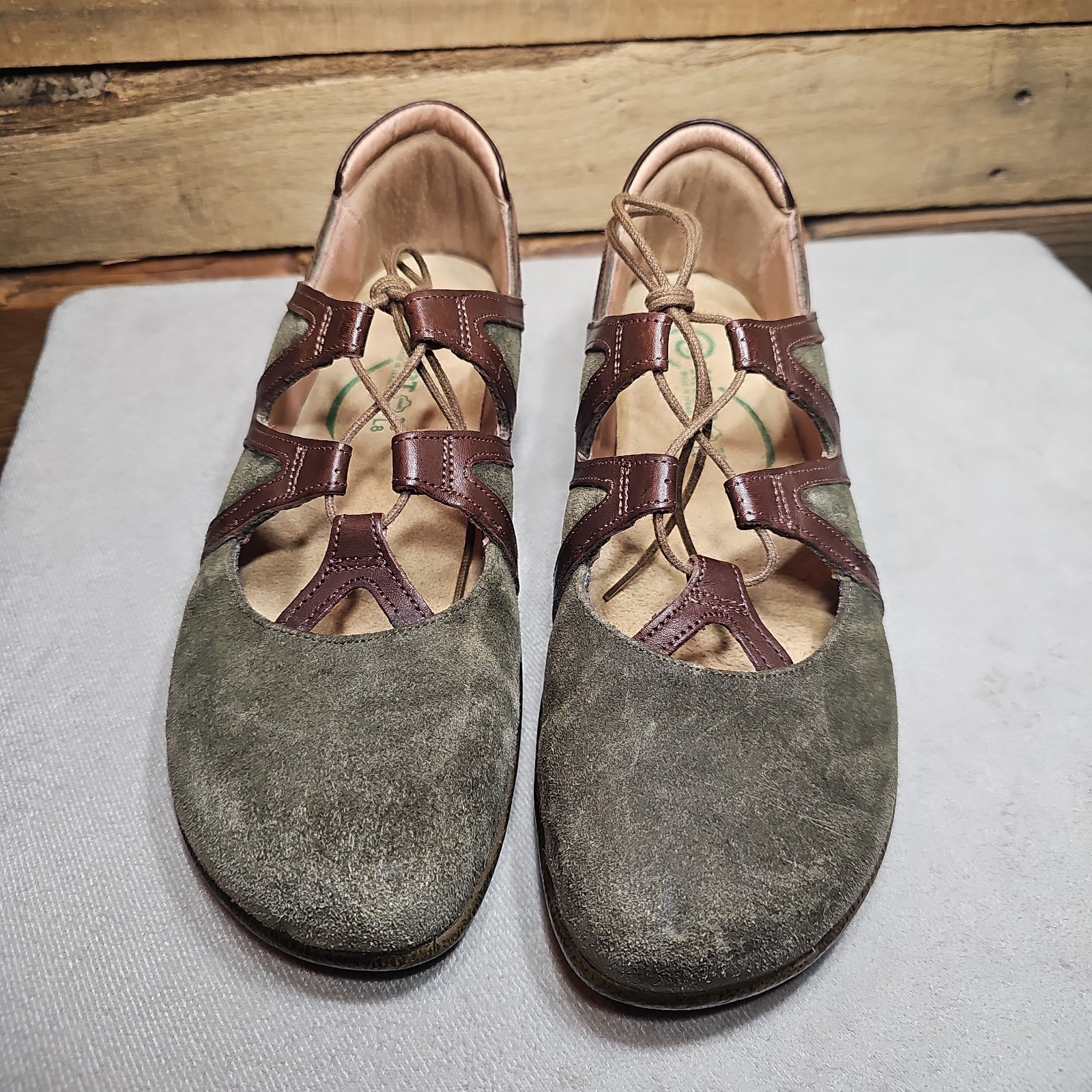 Naot Women’s Timu Mary Jane Olive Suede Toffee Brown Leather Trim Size 39 8