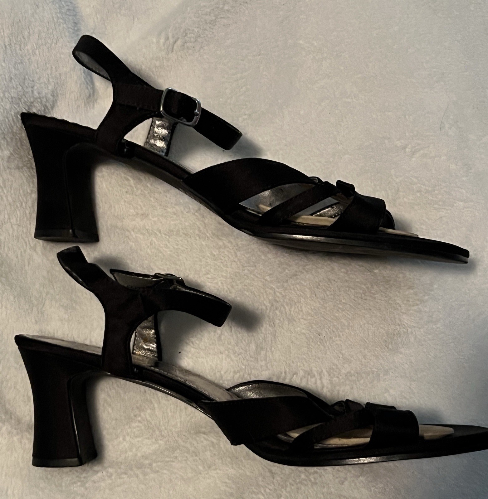 MUDD Womens 10M Black Satin Block 2.5”Heel Ankle Strap Bow Dressy Open Toe Y2K