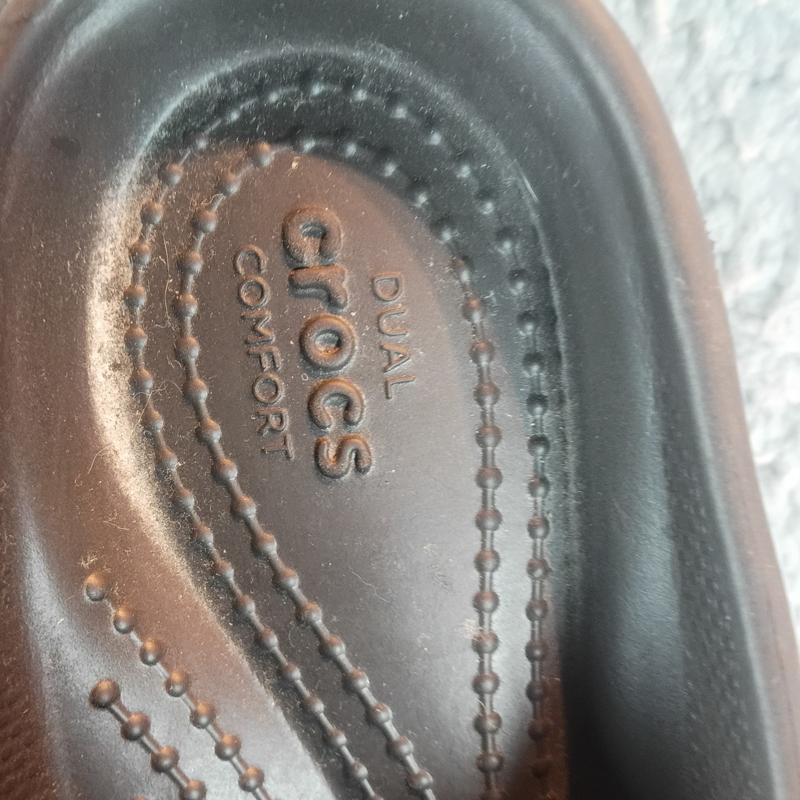 Crocs Sarah Clog Brown Expresso Buckle Mules Women size 8 Leather Strap