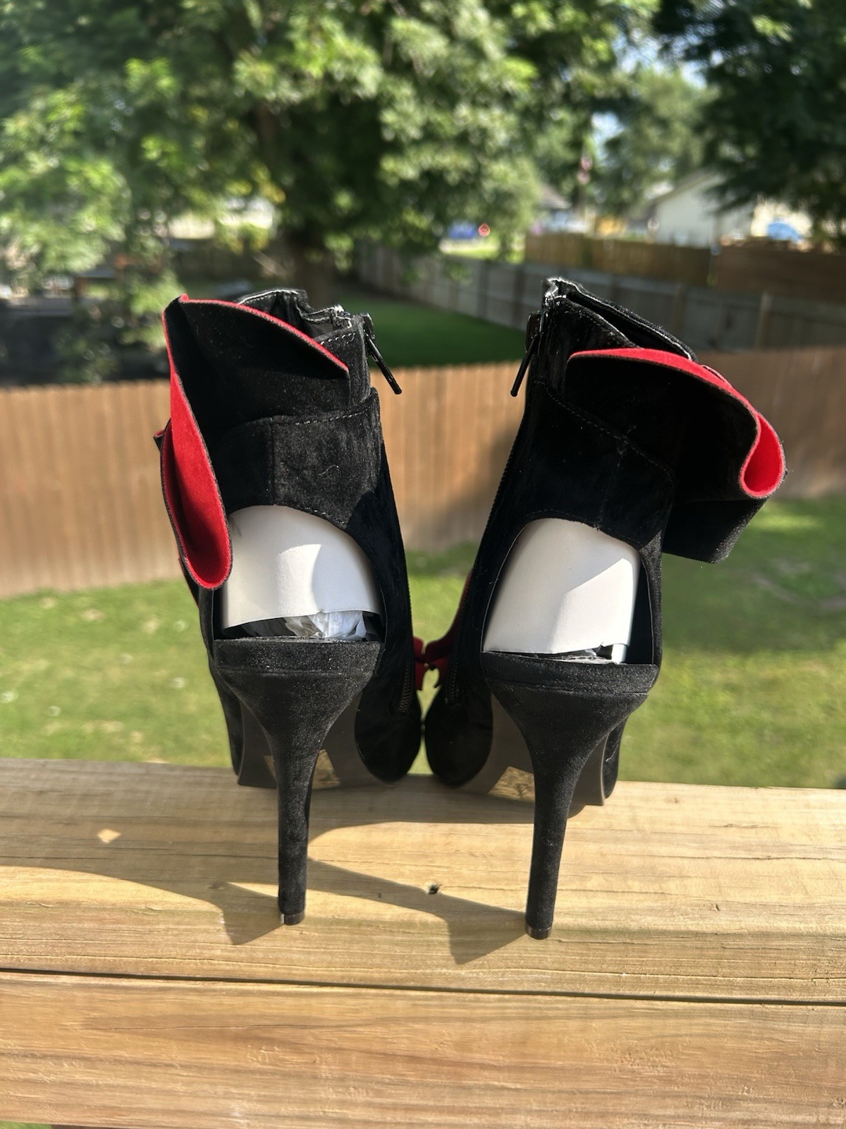 Madison by Shoedazzle CAGEE Black Red Ruffle Peep Toe Heels Boots 7.5