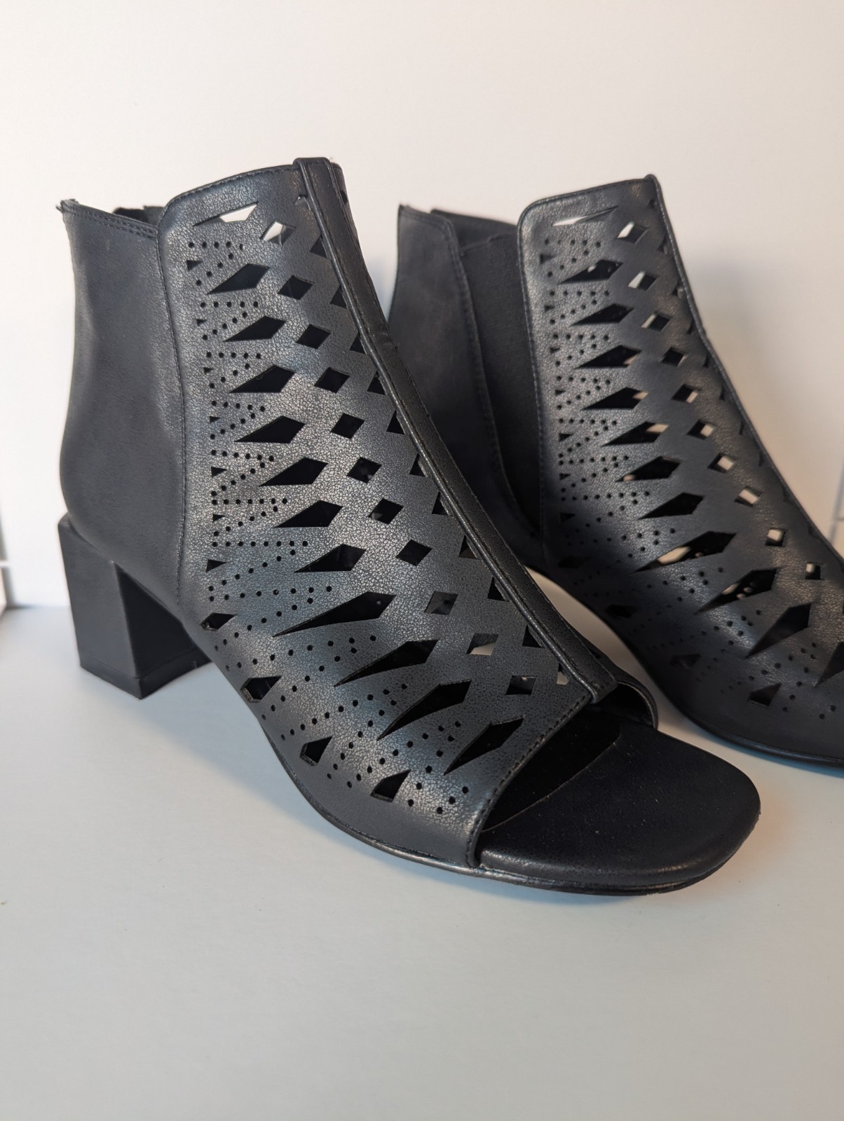 Bellini Jist Bootie Boot Women’s Black Size 8.5 Peep-Toe Block Heel