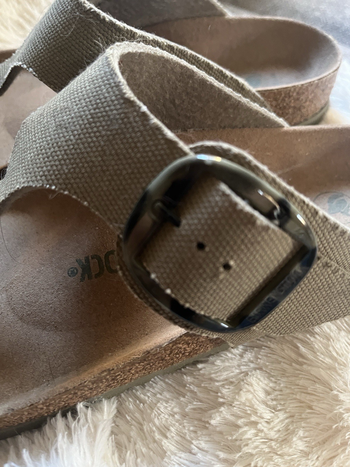 EUC ~ Birkenstock Women’s Gizeh Vegan Big Buckle Textile Thong Sandals Regular