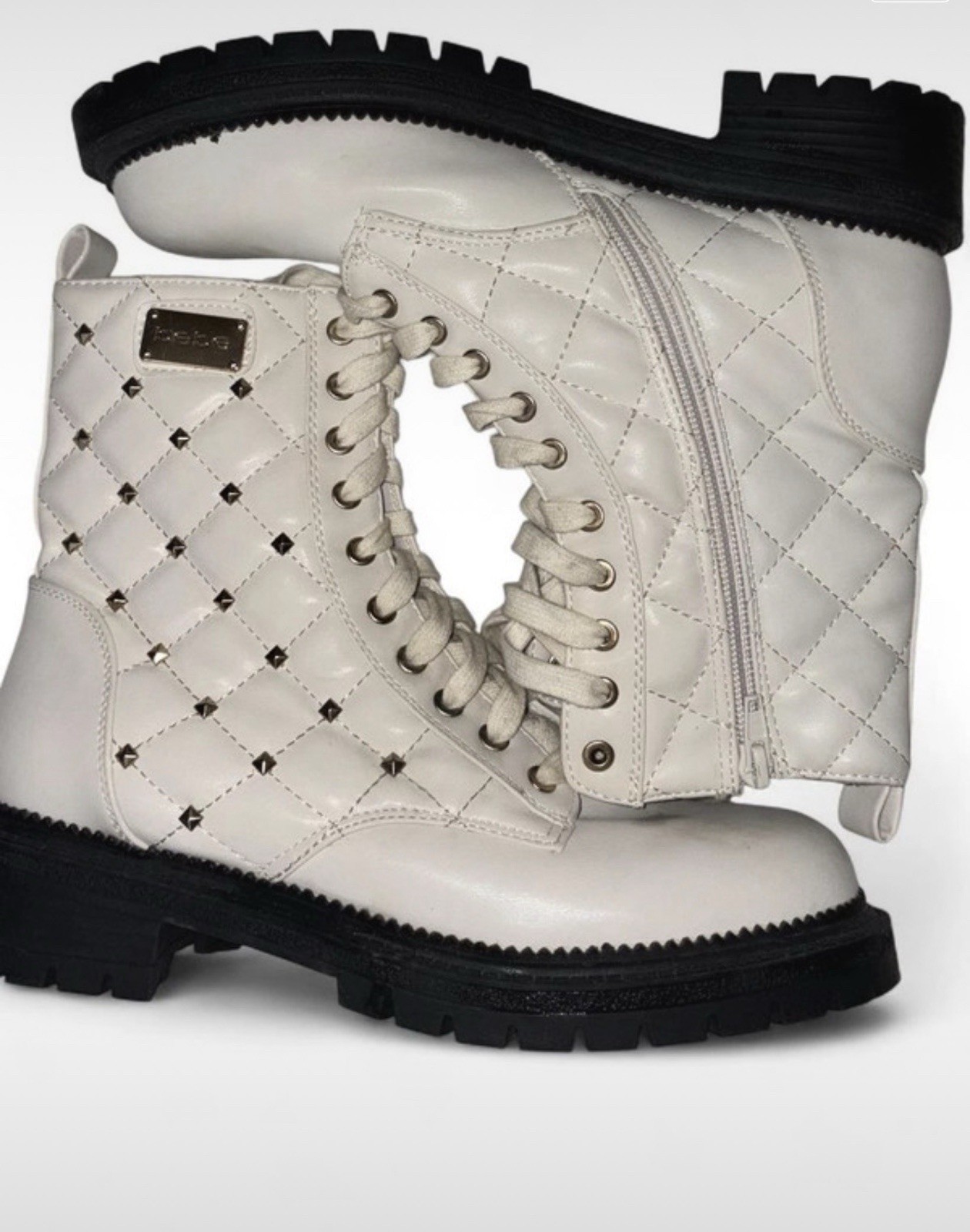 Bebe Women’s White Leather Quilted Studded Lace-Up Combat Ankle Boots 7.5