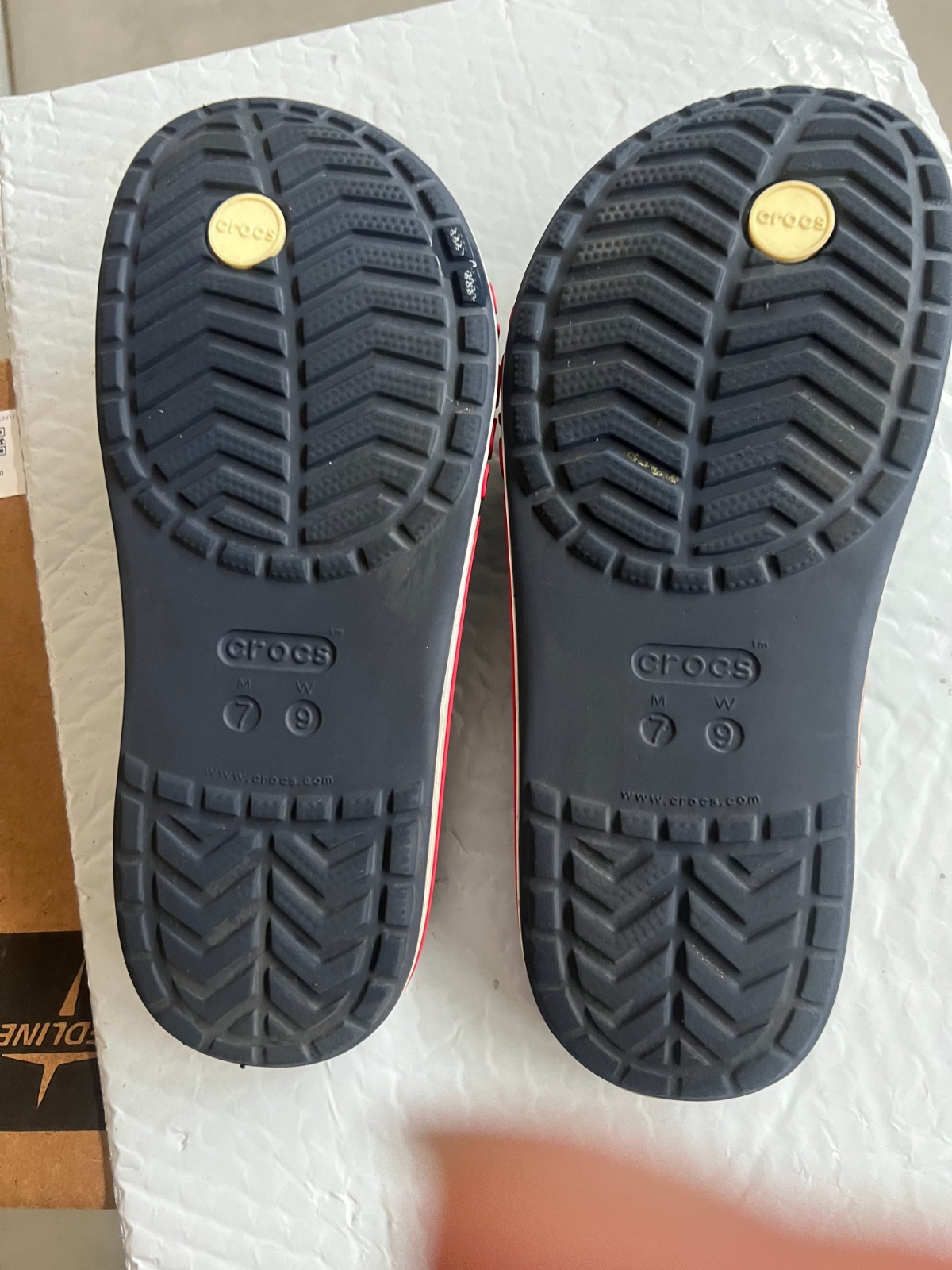 Crocs Flip Flops Navy Blue Red White Stripe Comfort Sandals Unisex Size 7M 9 W