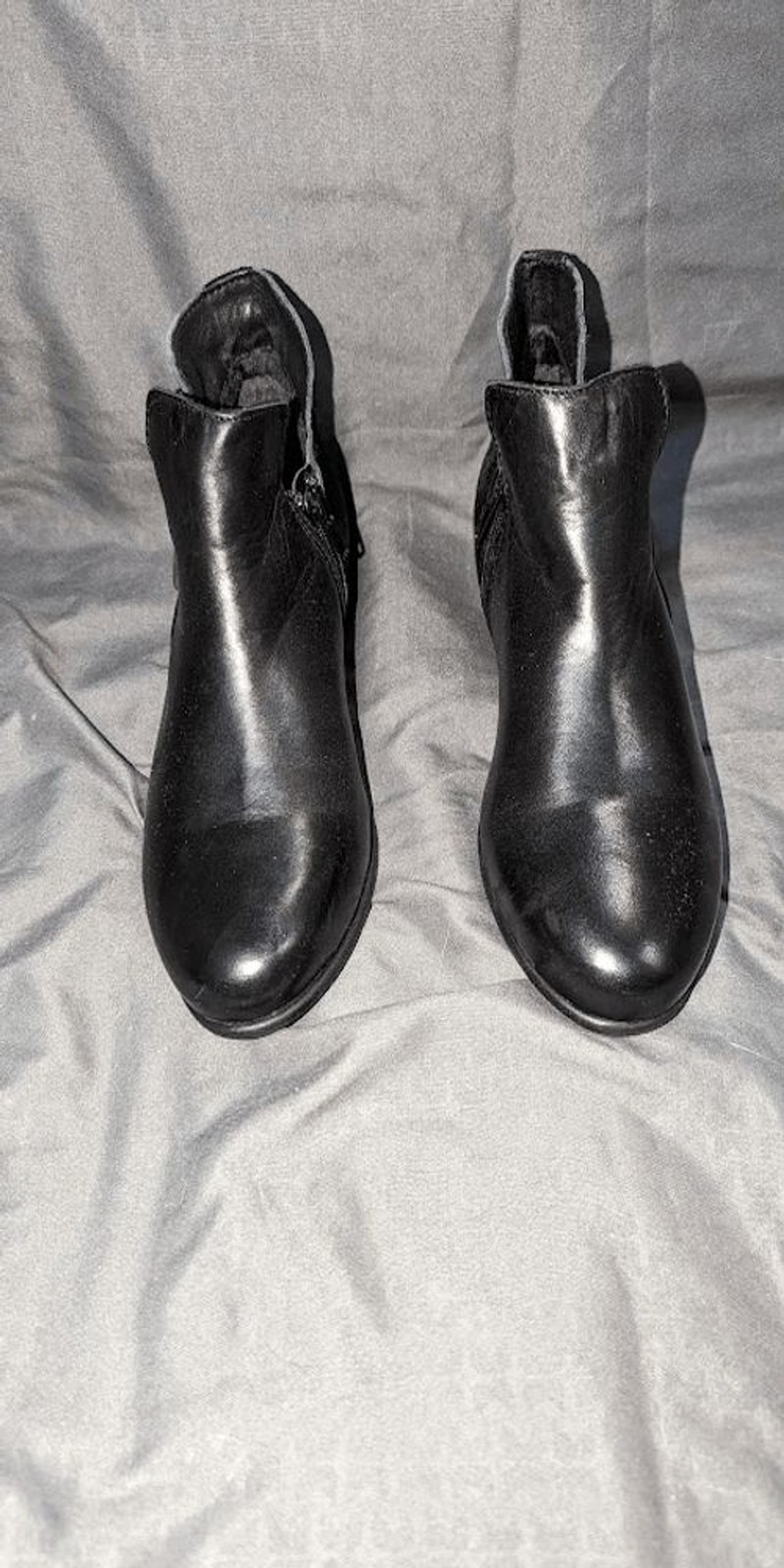 Eric Michael Isabella Ankle Boots Womens US 5 EU 35 Black Leather Zip Low Heel