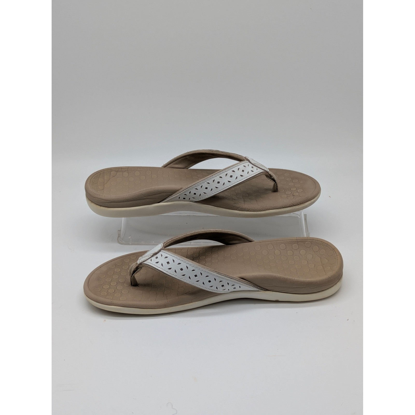 Vionic Tide Perf Flip Flop Sandals Women’s Size 8 White Orthotic Comfort