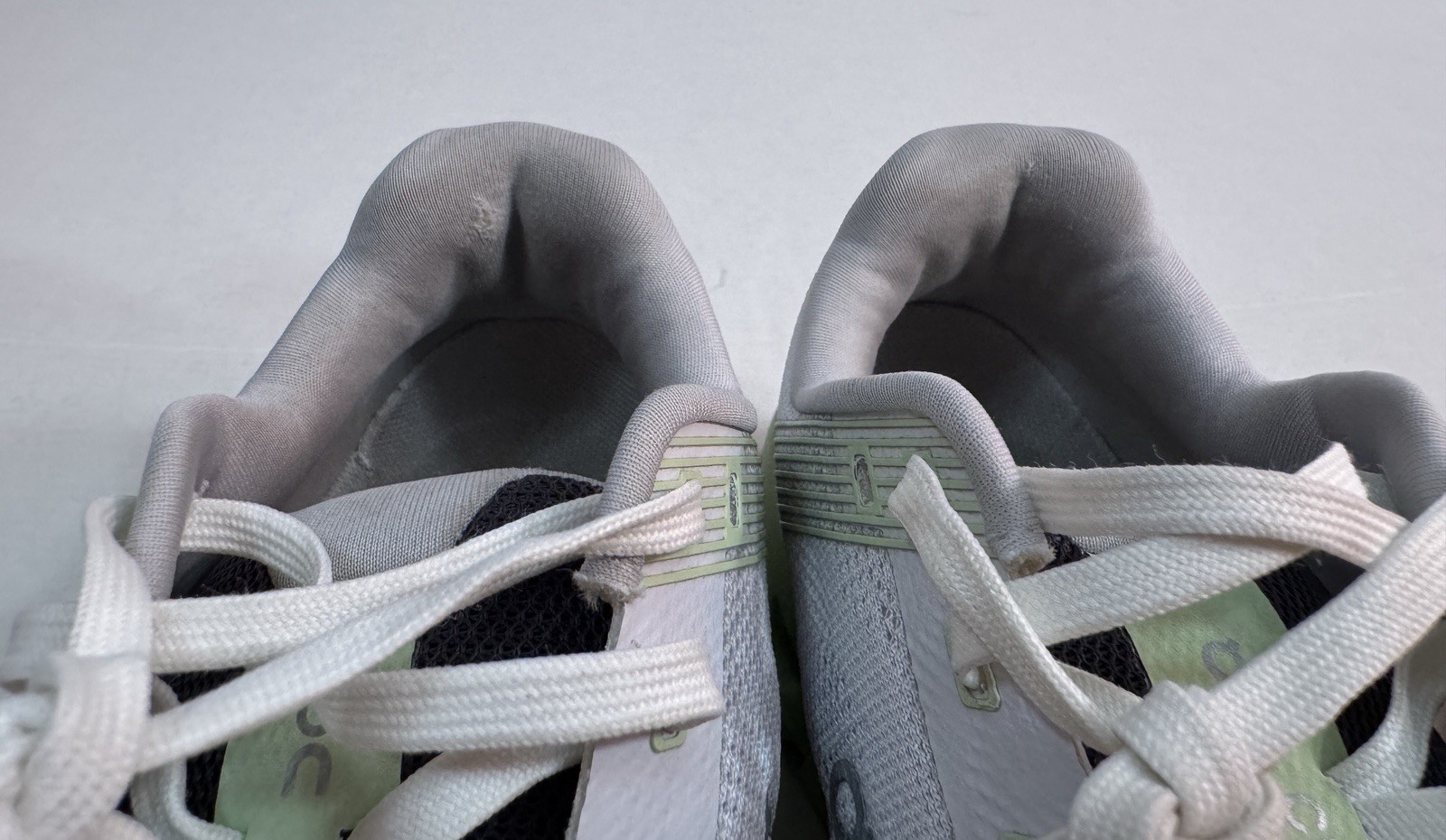 On Cloud CloudGo Running Shoes White Meadow Green Swiss 55.98624 Women’s Size 7