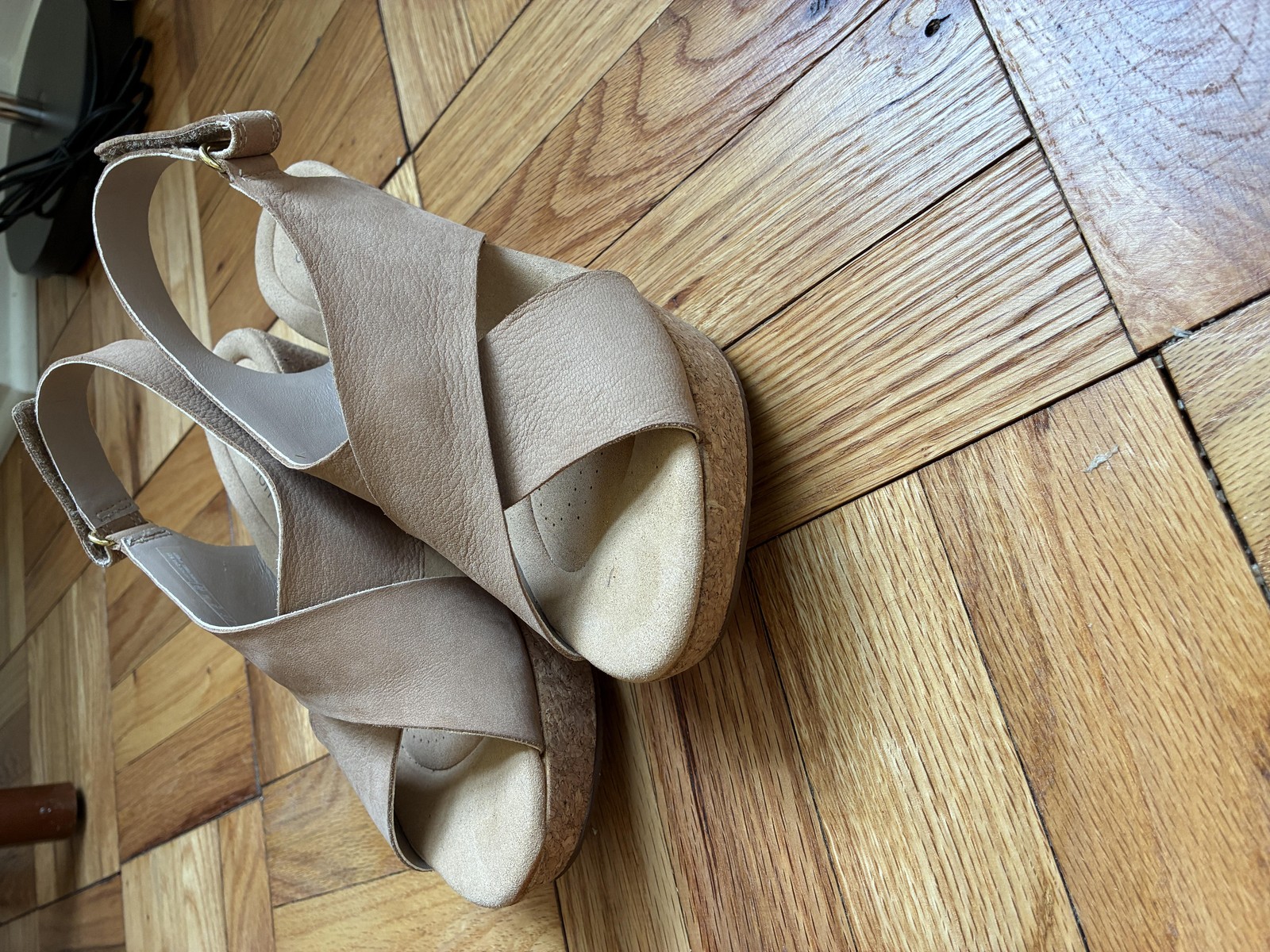 Aerosoles Shoes Womens 7.5 Beige Faux Leather Comfort Cone Heel Pumps Round Toe