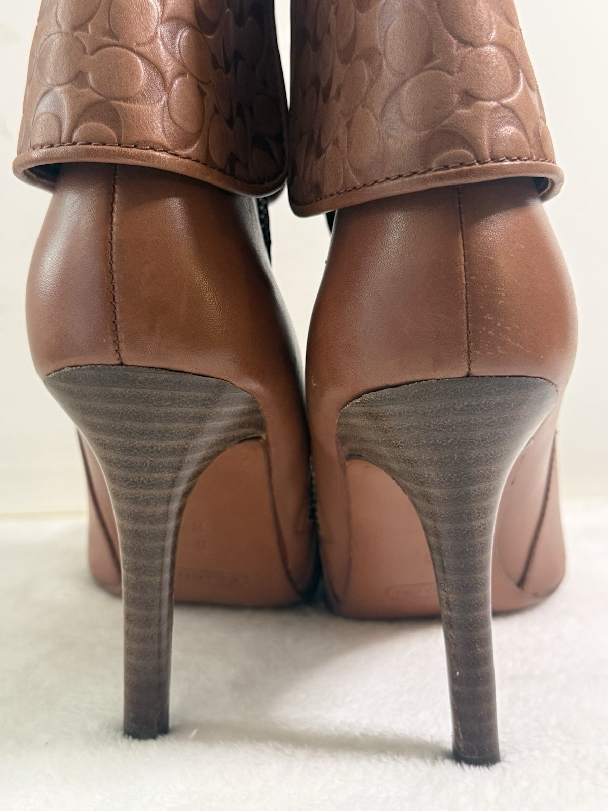 Coach Women’s Brown Leather Ankle Bootie Almond Toe Side Zip Logo Cuff 9B