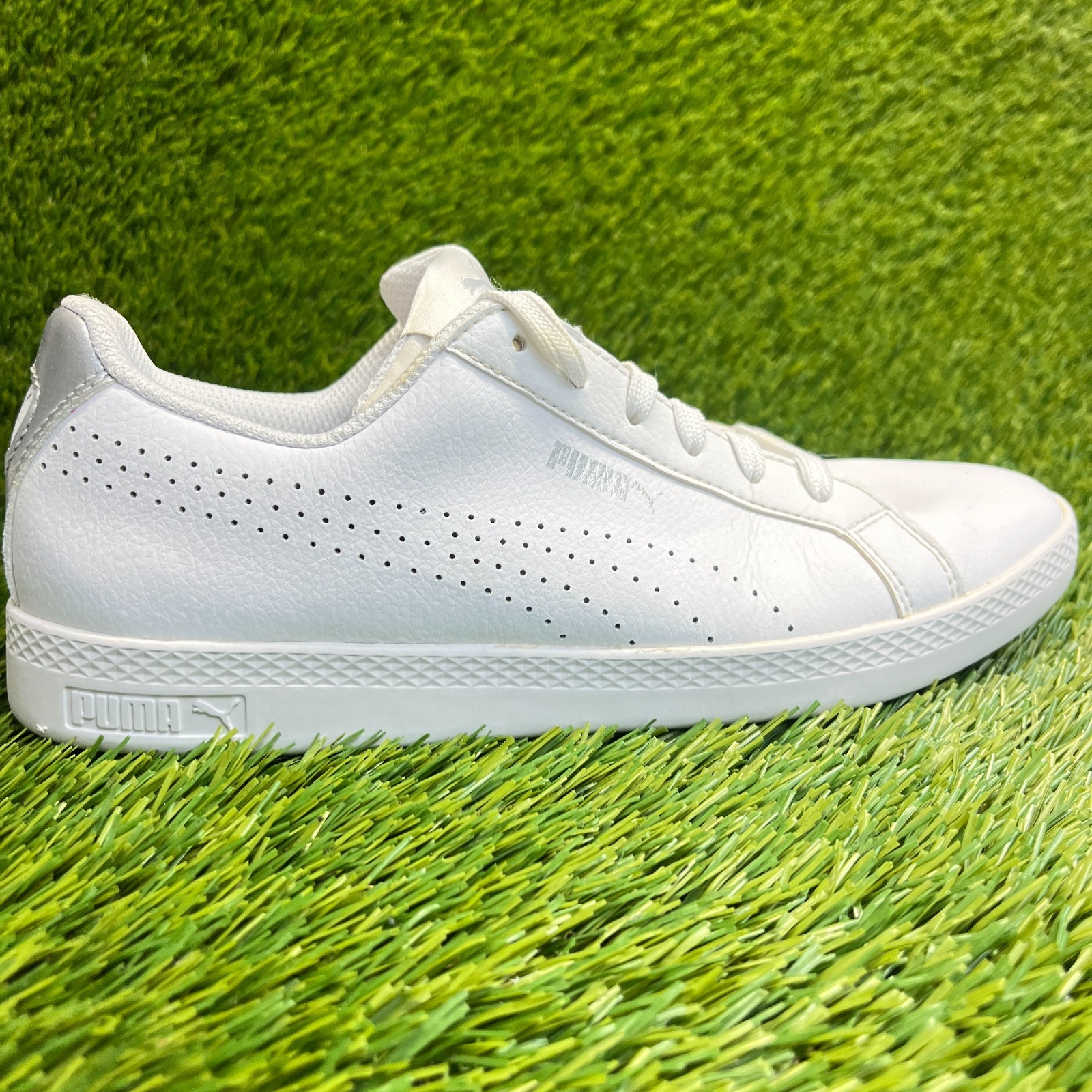 Puma Smash Womens Size 8 White Silver Athletic Leather Walking Shoes Sneakers