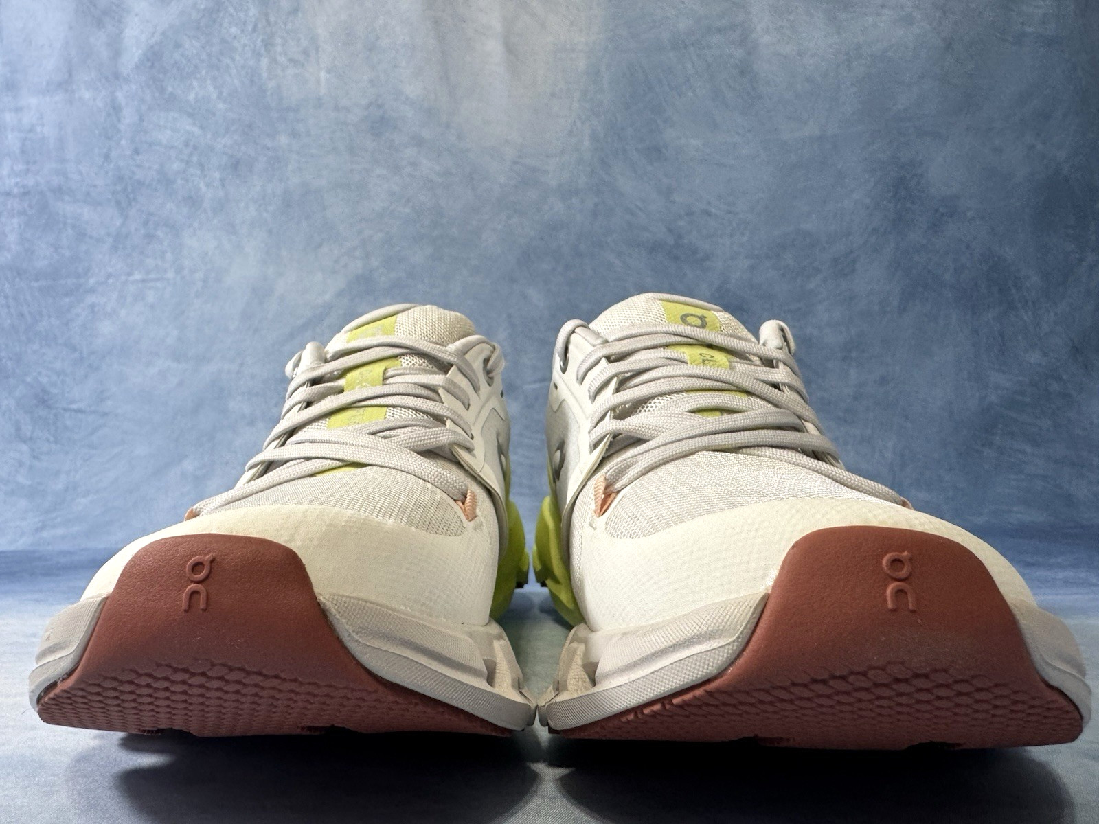 On Cloud Cloudflyer 4 Running Shoes Lace Up White Hay 71.98249 Women’s Size 5