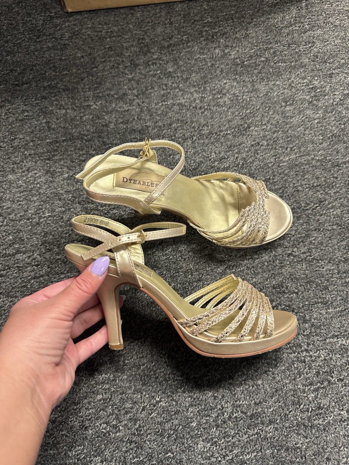 Dyeables Champagne Glitter Strappy Heels Women’s Size 6.5