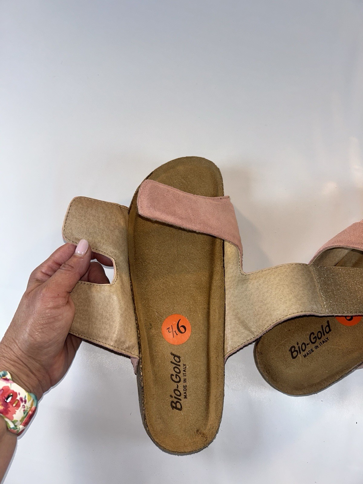 Bio Gold Sandals Size 9.5 Woman’s Pink Suede Footbed Slip On Made In Italy