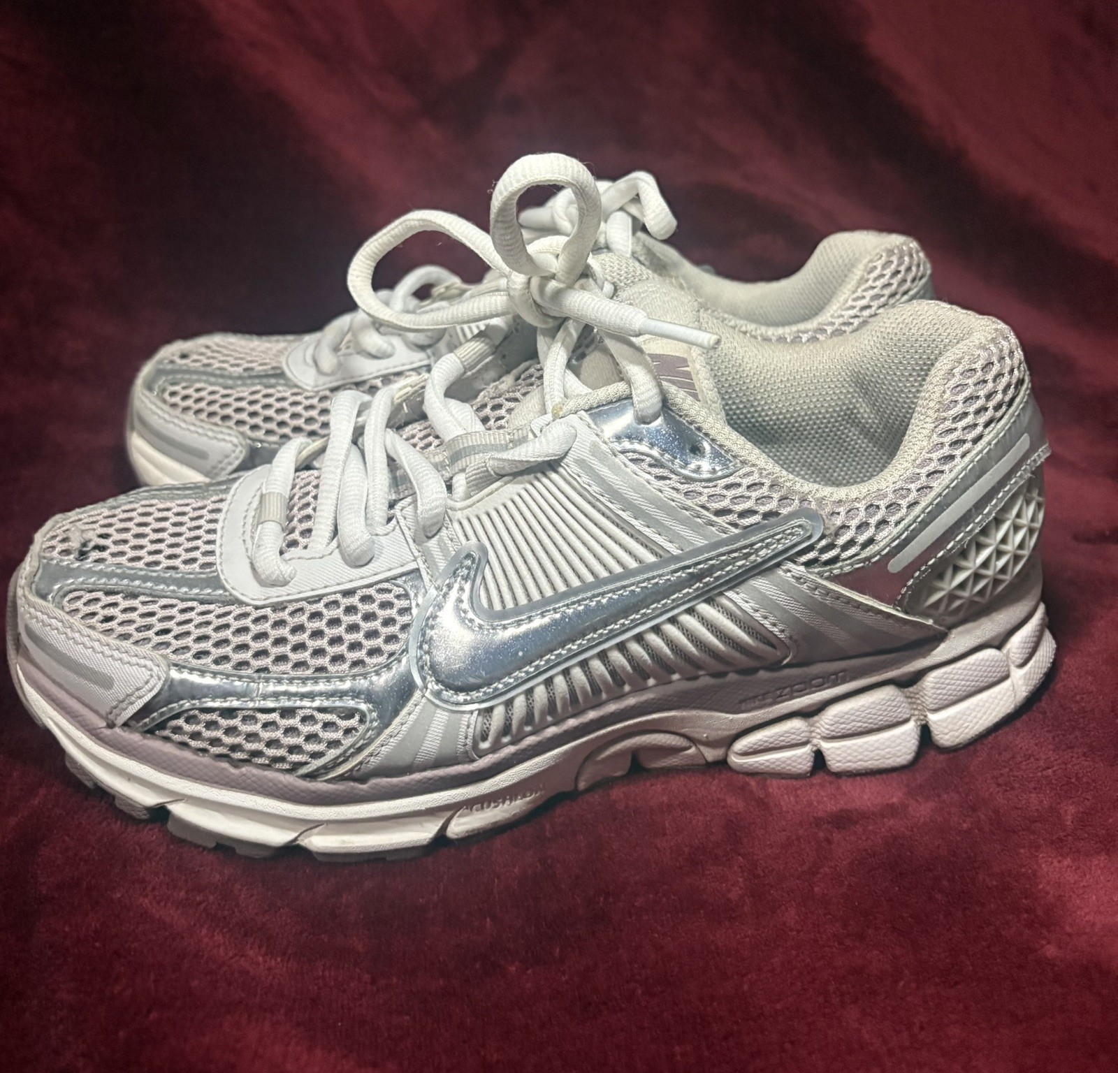 Popular Nike Air Zoom Vomero 5 Shoes Women Size 8.5